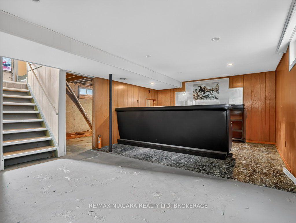 Photo 30 of 6127 Strohan Street, Niagara Falls, Church's Lane — HOMEH