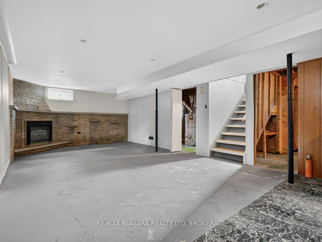 Photo 31 of 6127 Strohan Street, Niagara Falls, Church's Lane — HOMEH