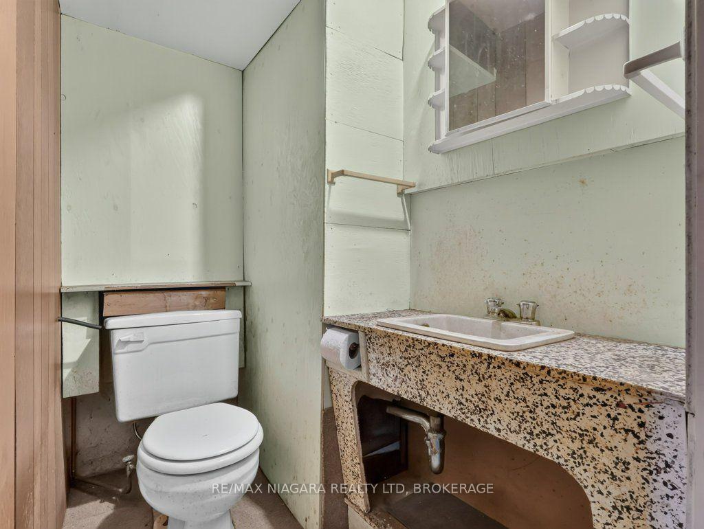 Photo 33 of 6127 Strohan Street, Niagara Falls, Church's Lane — HOMEH
