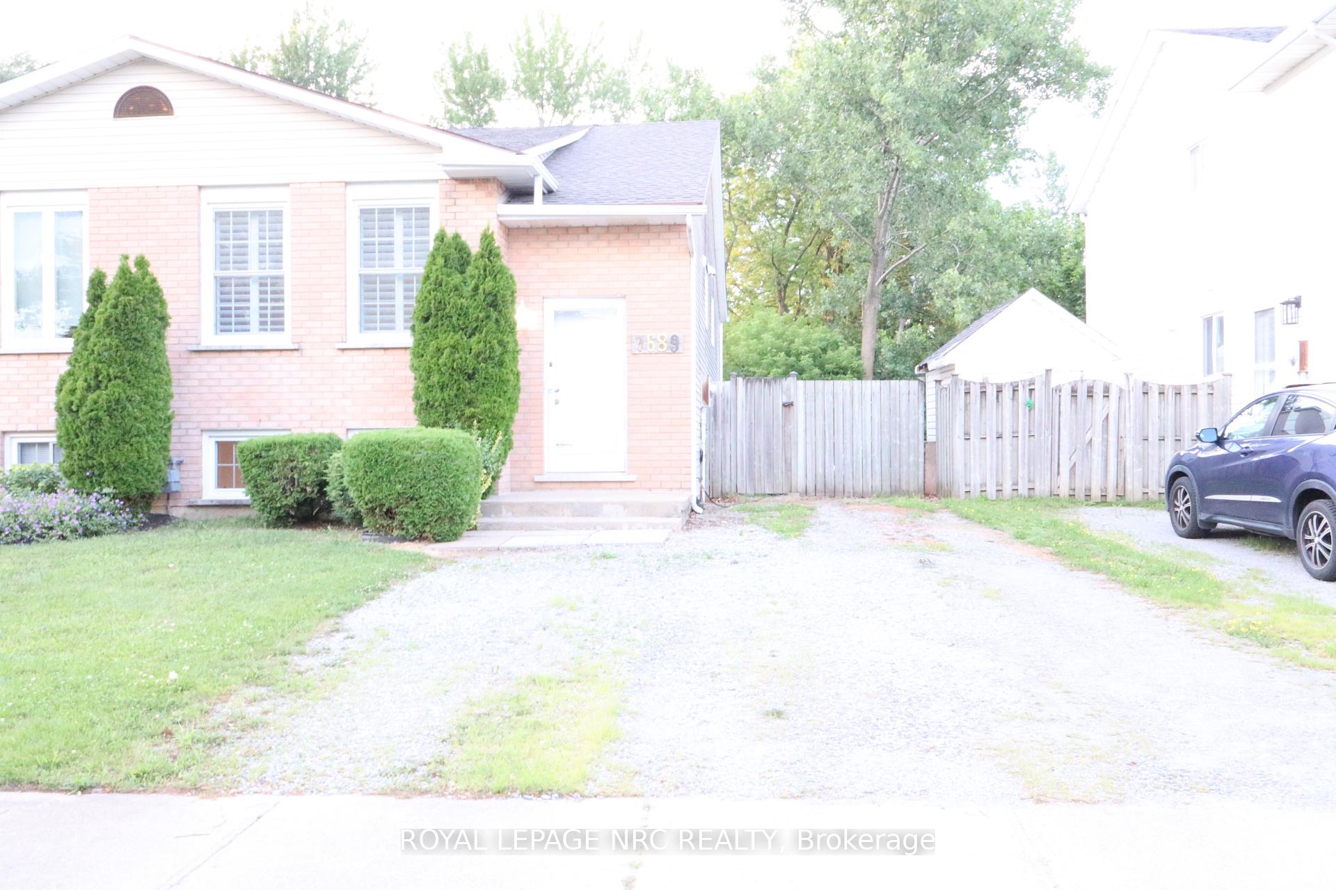 Photo 2 of 7689 Trackview Street, Niagara Falls, Ascot — HOMEH
