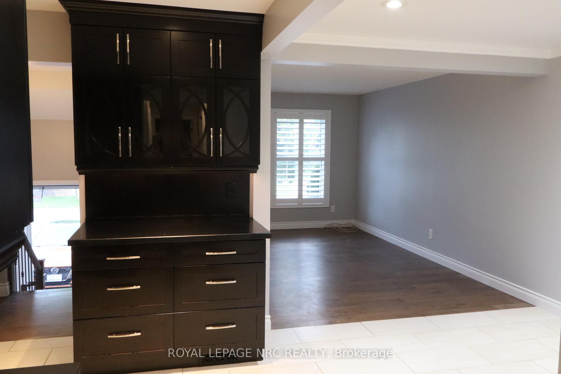 Photo 11 of 7689 Trackview Street, Niagara Falls, Ascot — HOMEH