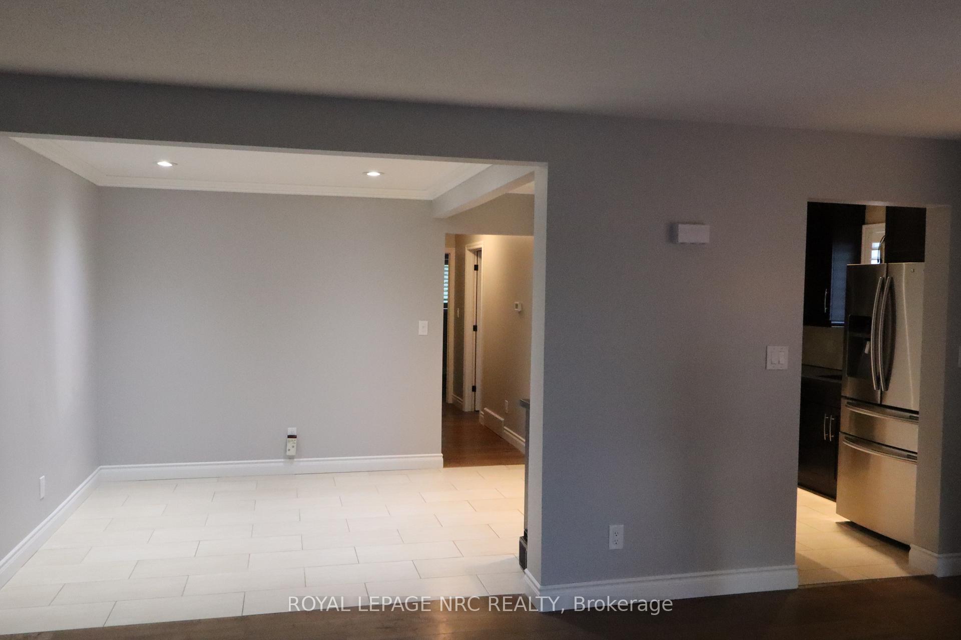 Photo 16 of 7689 Trackview Street, Niagara Falls, Ascot — HOMEH