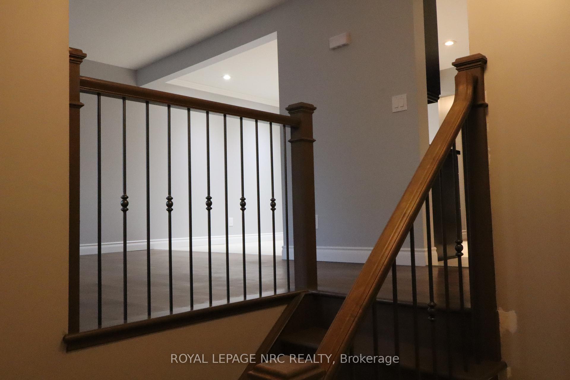 Photo 26 of 7689 Trackview Street, Niagara Falls, Ascot — HOMEH