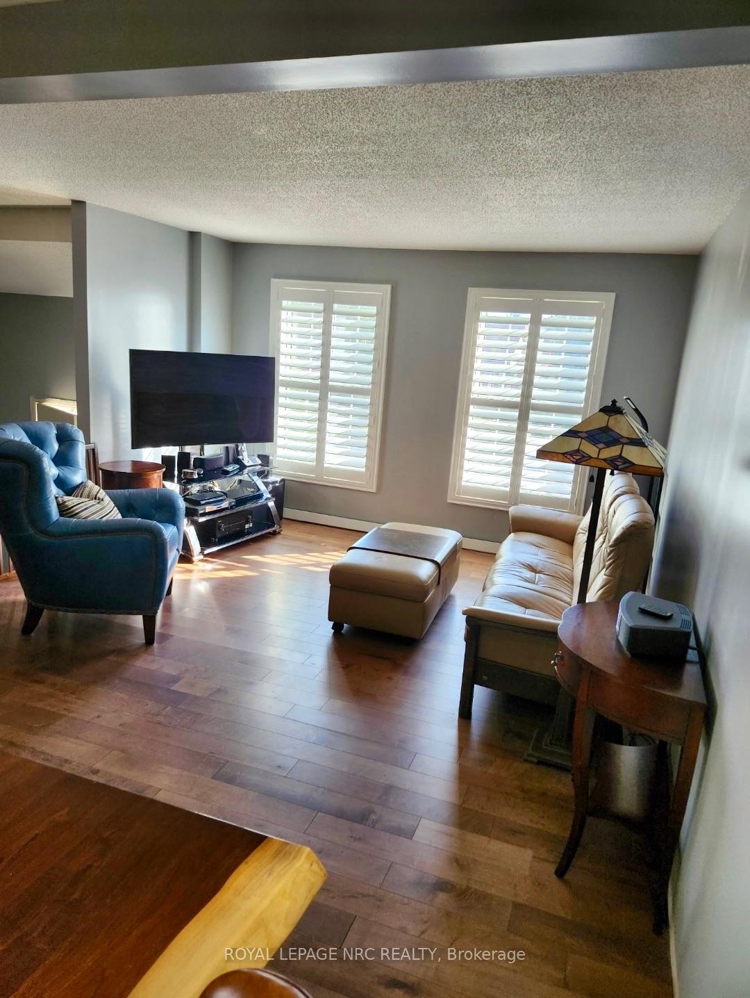 Photo 15 of 7689 Trackview Street, Niagara Falls, Ascot — HOMEH