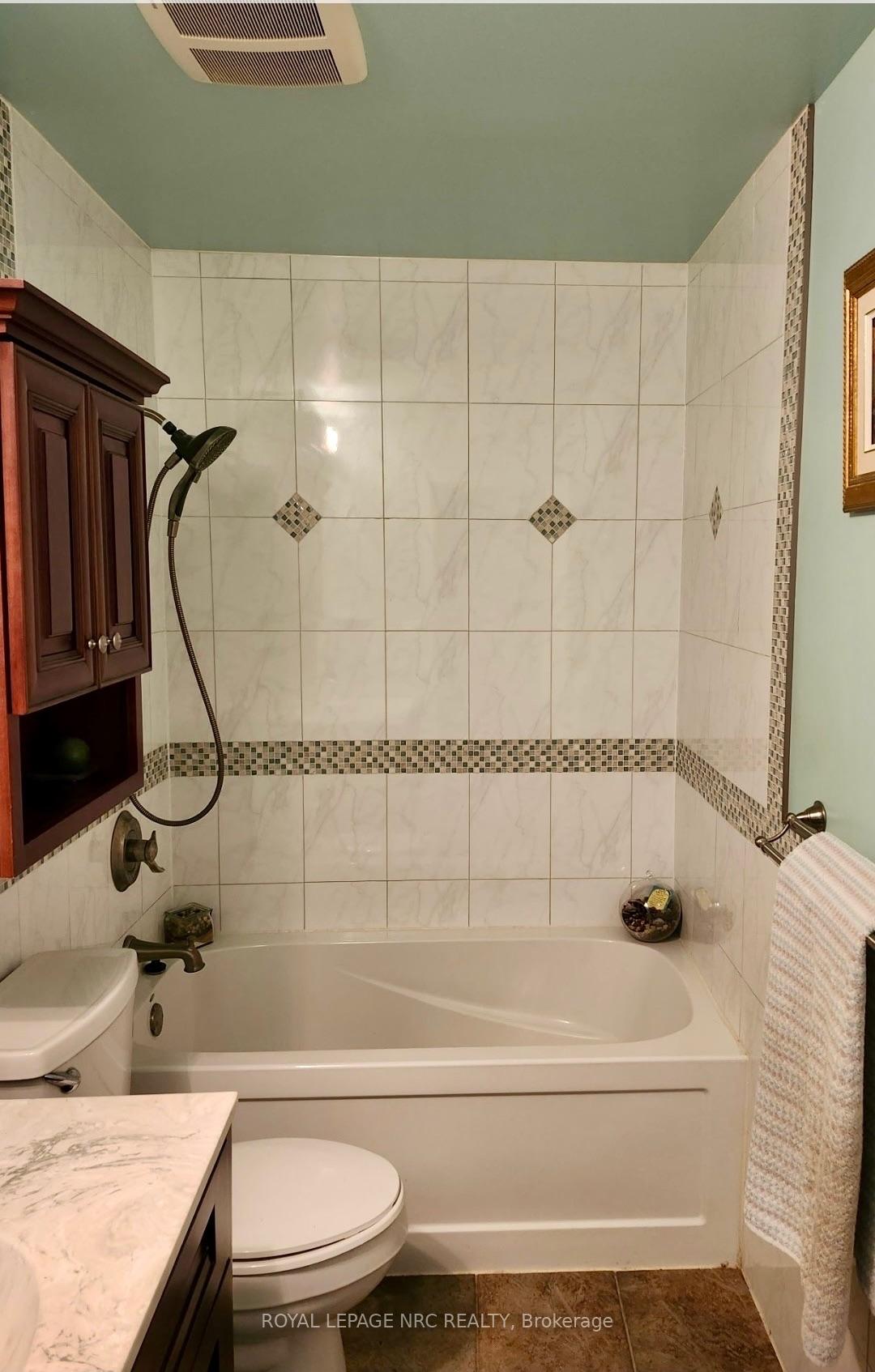 Photo 34 of 7689 Trackview Street, Niagara Falls, Ascot — HOMEH