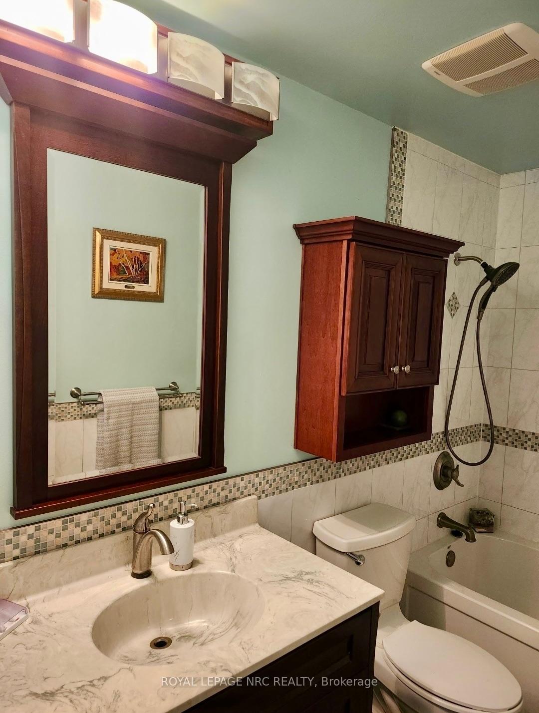 Photo 38 of 7689 Trackview Street, Niagara Falls, Ascot — HOMEH