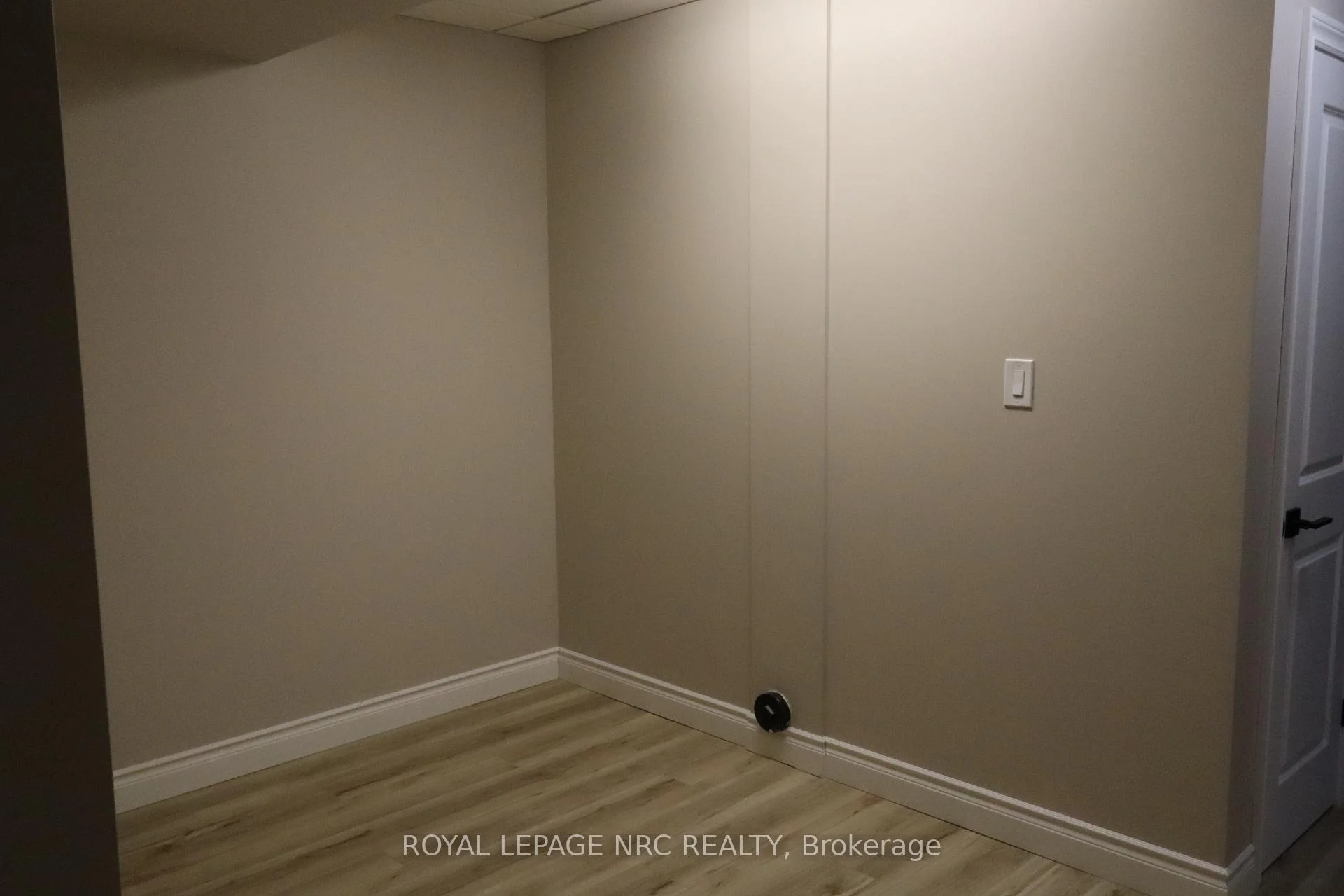 Photo 32 of 7689 Trackview Street, Niagara Falls, Ascot — HOMEH