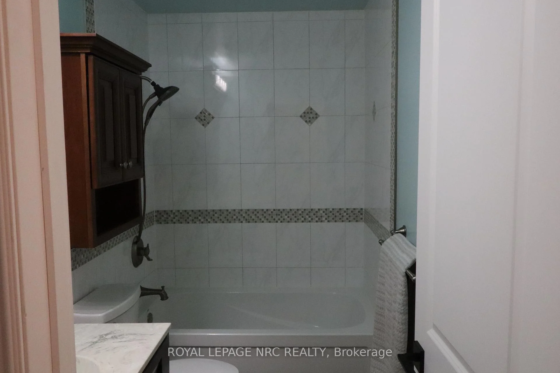 Photo 35 of 7689 Trackview Street, Niagara Falls, Ascot — HOMEH