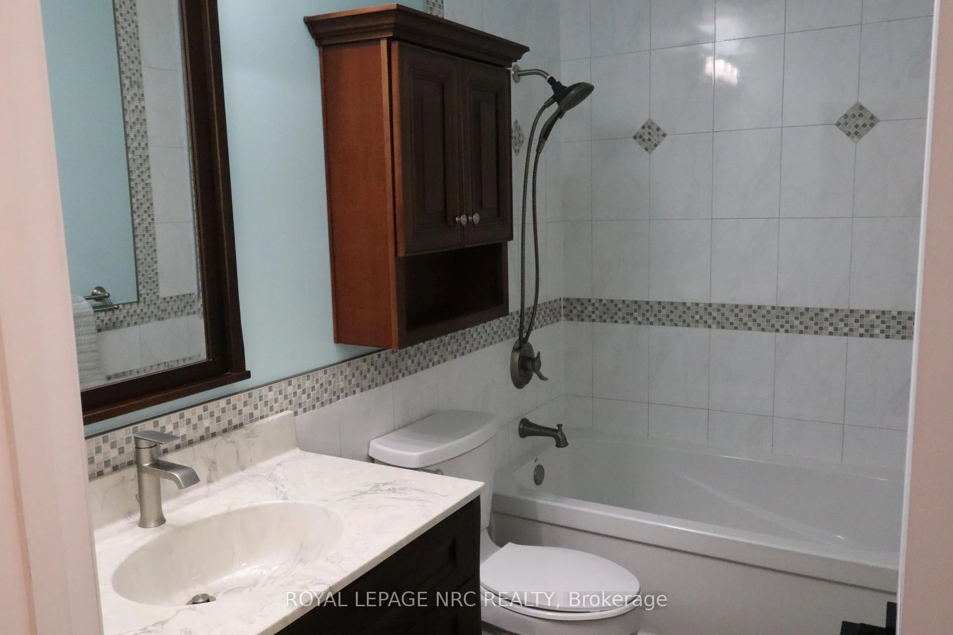 Photo 36 of 7689 Trackview Street, Niagara Falls, Ascot — HOMEH