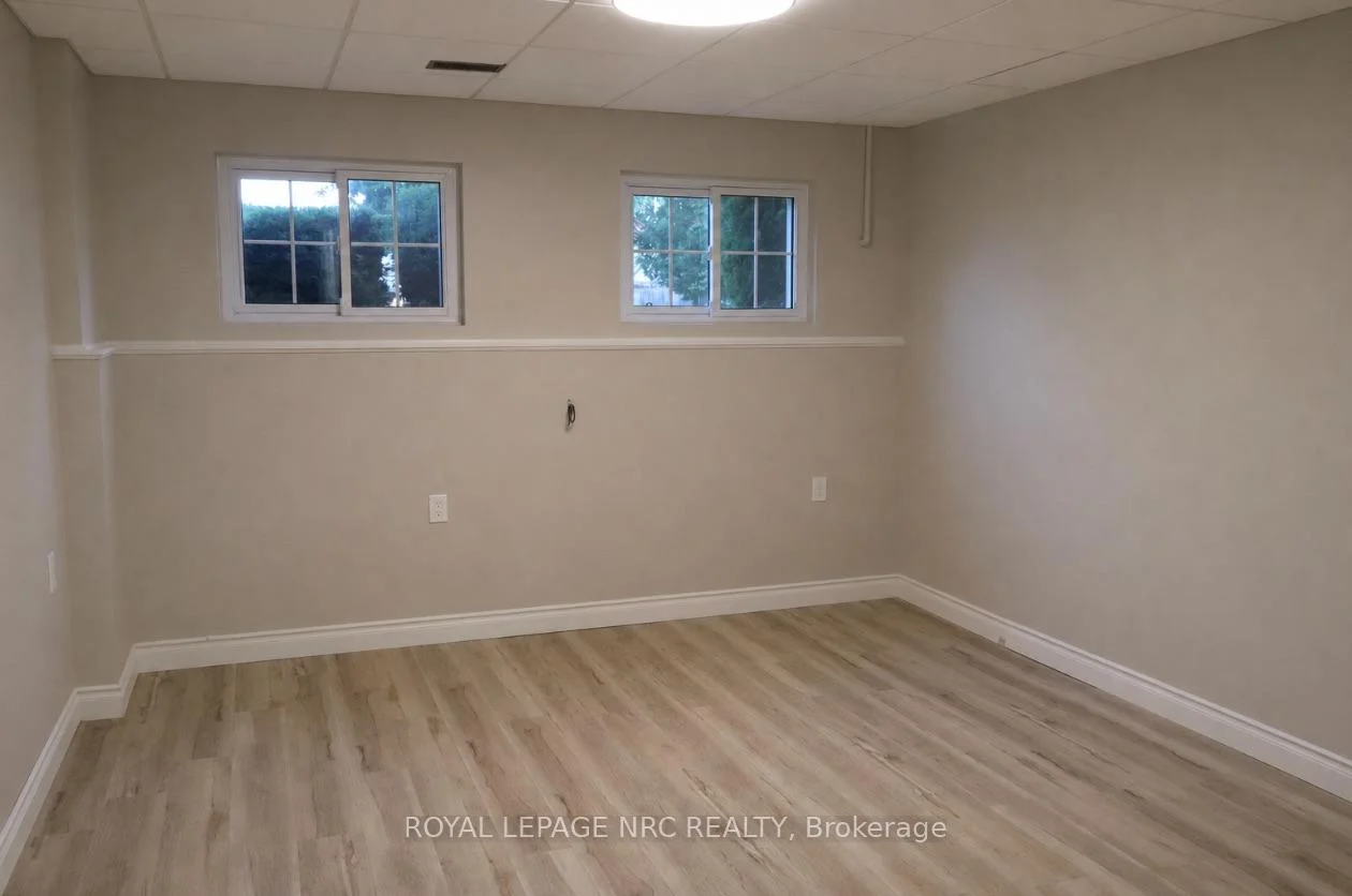 Photo 63 of 7689 Trackview Street, Niagara Falls, Ascot — HOMEH