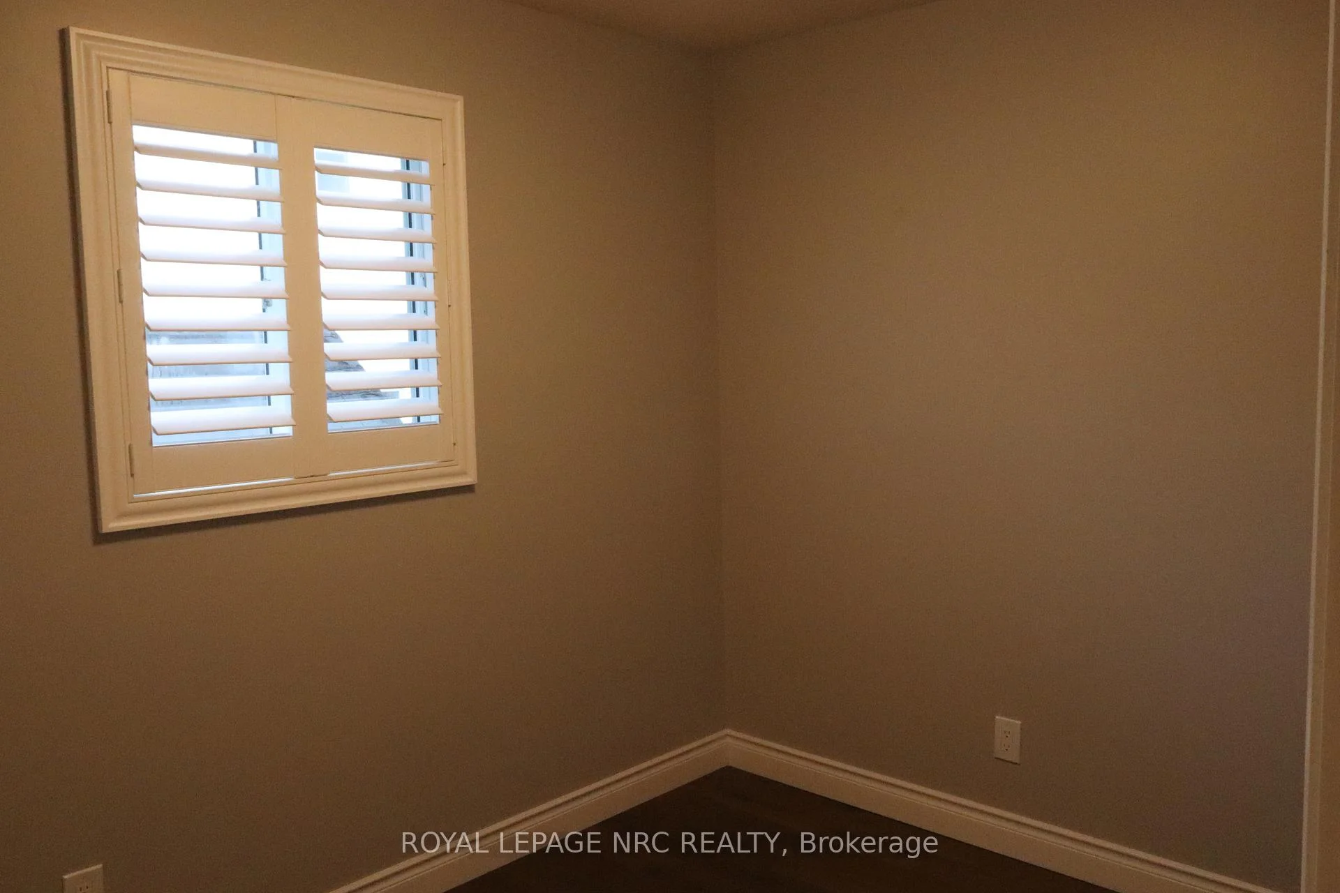 Photo 76 of 7689 Trackview Street, Niagara Falls, Ascot — HOMEH