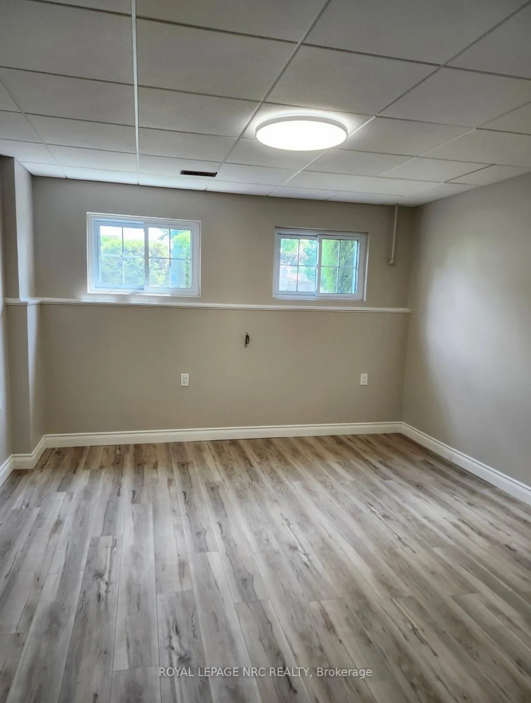Photo 77 of 7689 Trackview Street, Niagara Falls, Ascot — HOMEH
