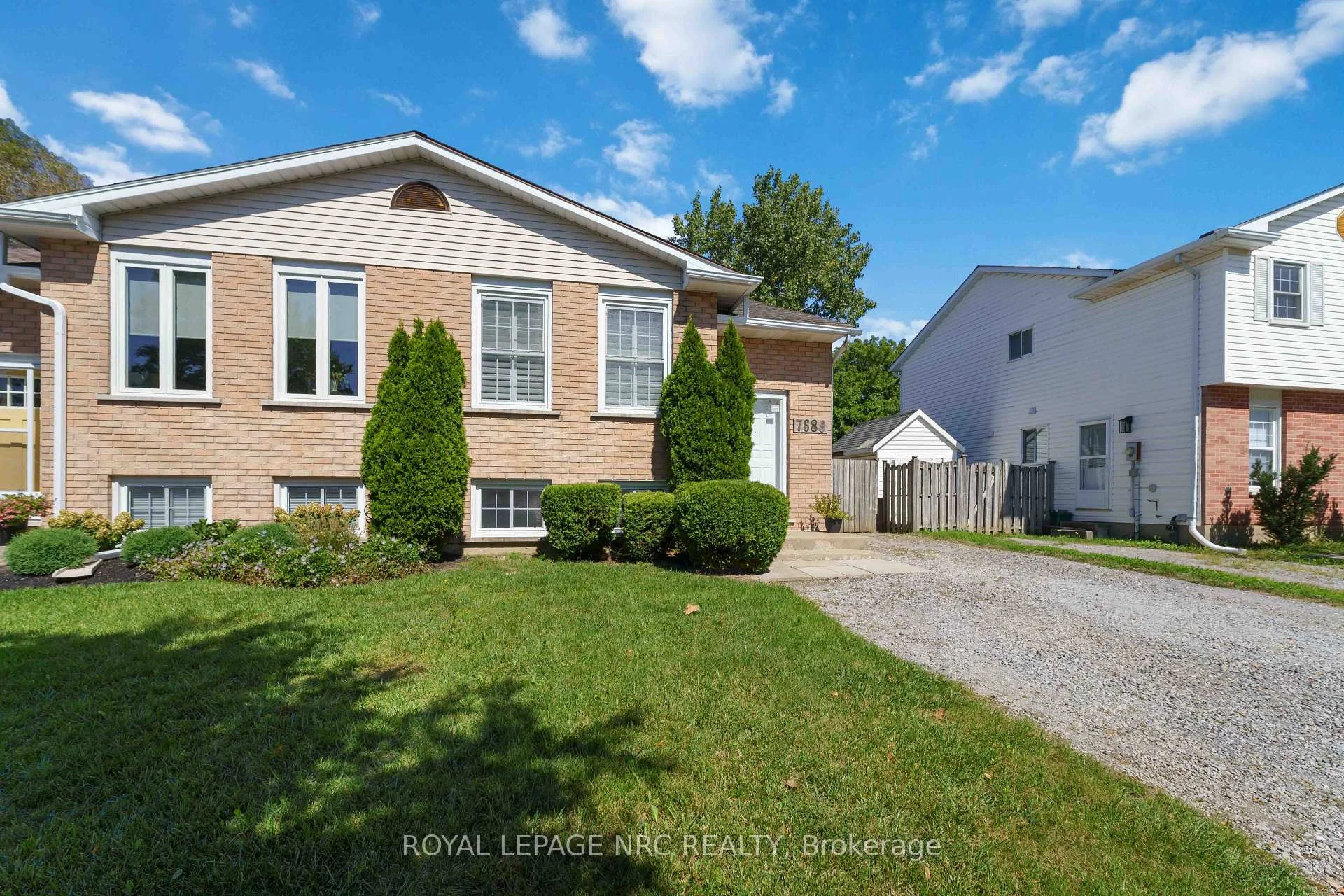 Photo 1 of 7689 Trackview Street, Niagara Falls, Ascot — HOMEH