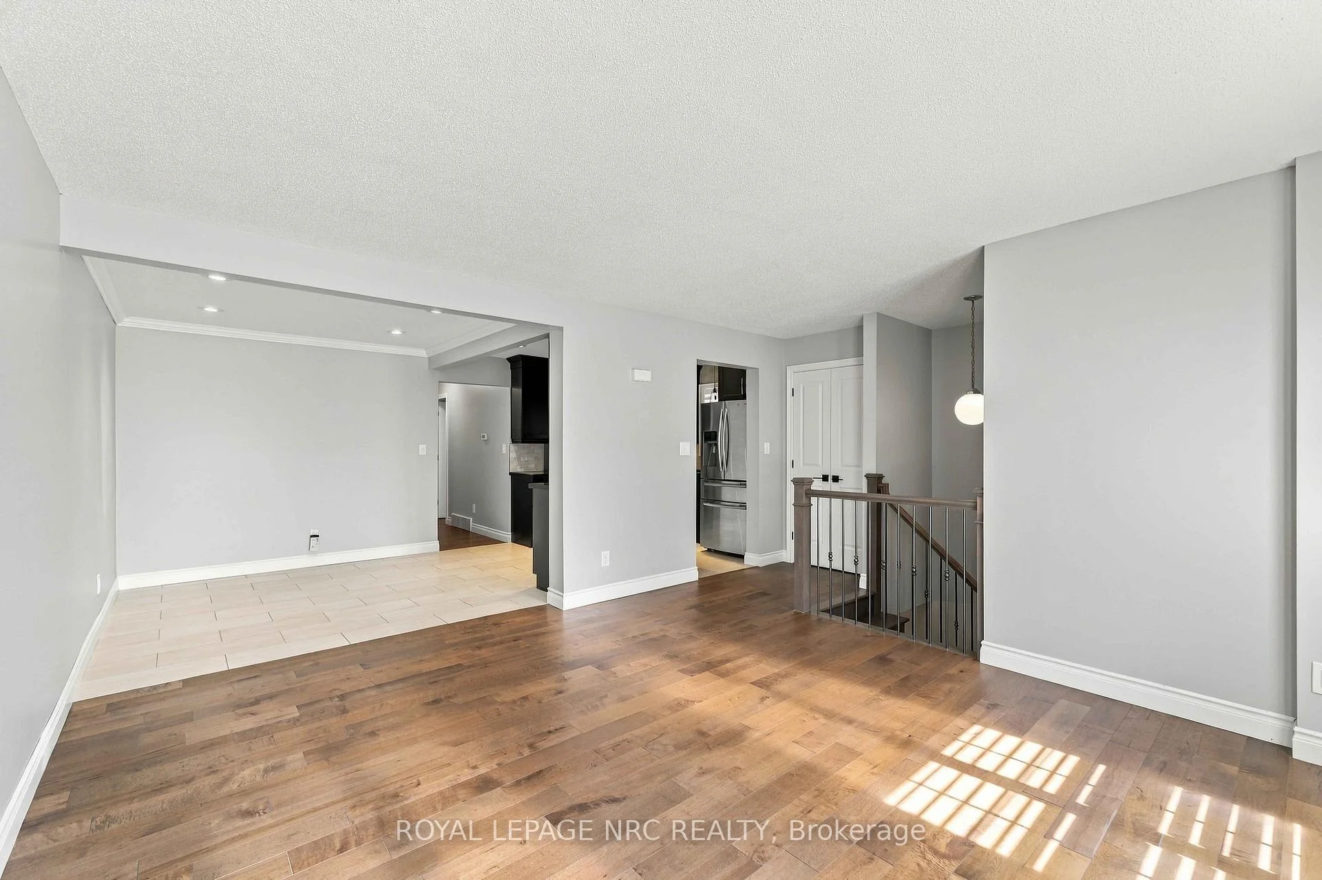 Photo 25 of 7689 Trackview Street, Niagara Falls, Ascot — HOMEH