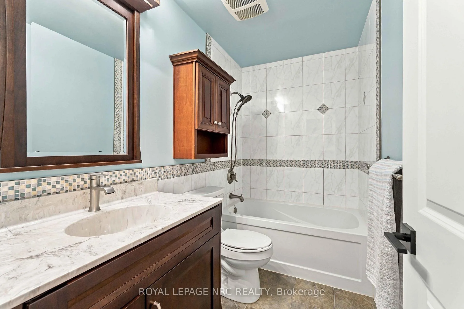 Photo 40 of 7689 Trackview Street, Niagara Falls, Ascot — HOMEH