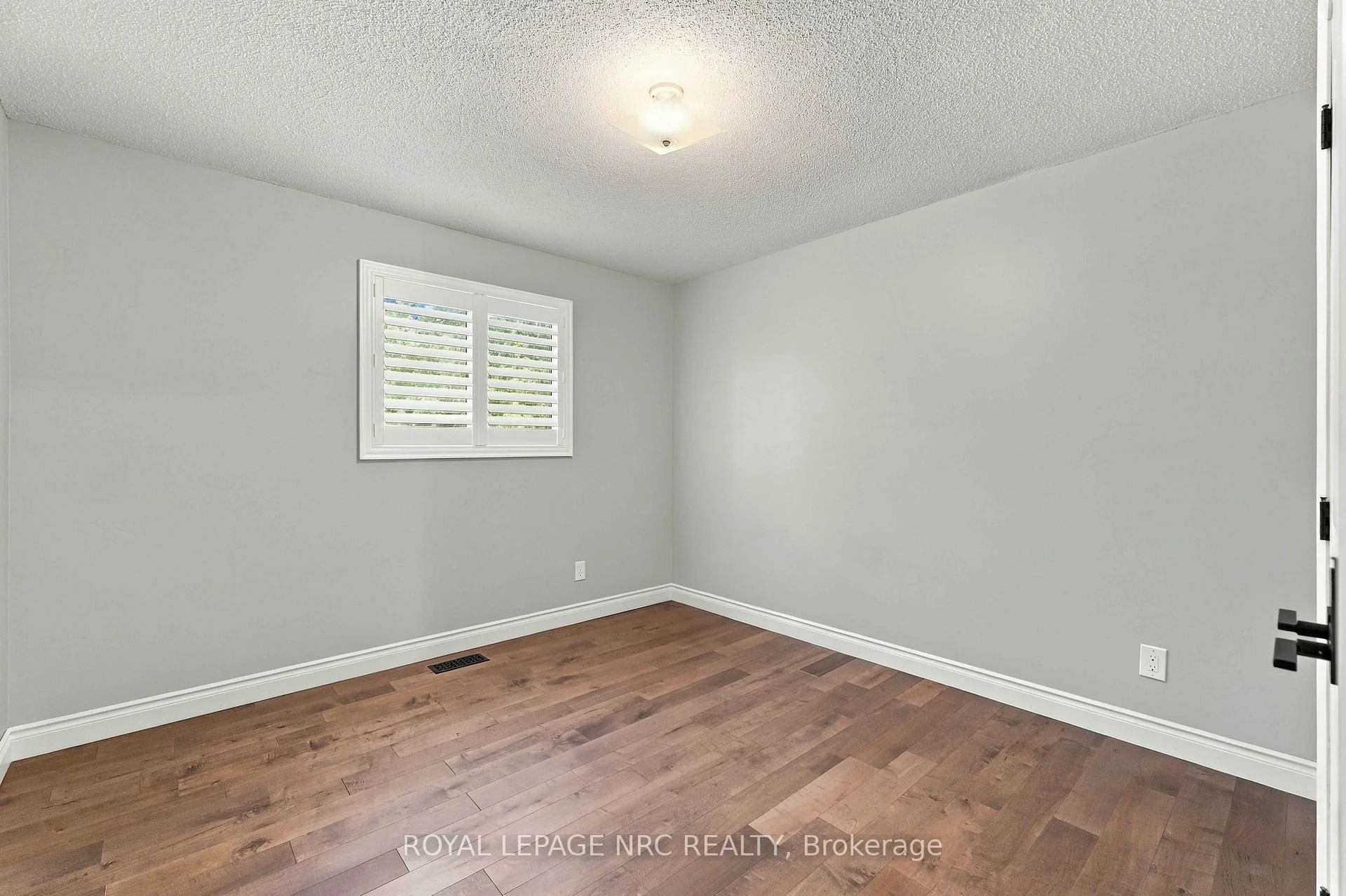Photo 47 of 7689 Trackview Street, Niagara Falls, Ascot — HOMEH