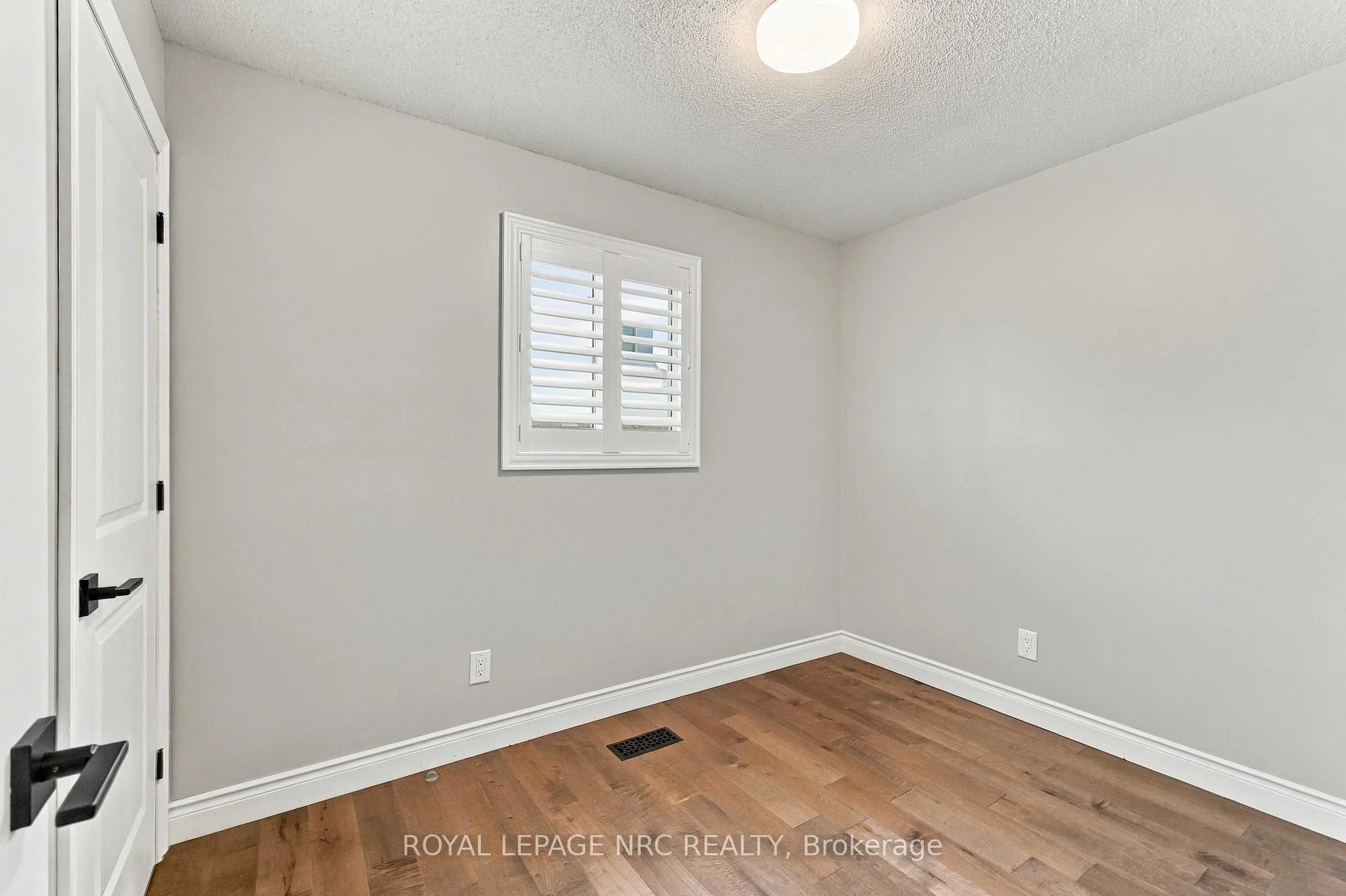 Photo 53 of 7689 Trackview Street, Niagara Falls, Ascot — HOMEH