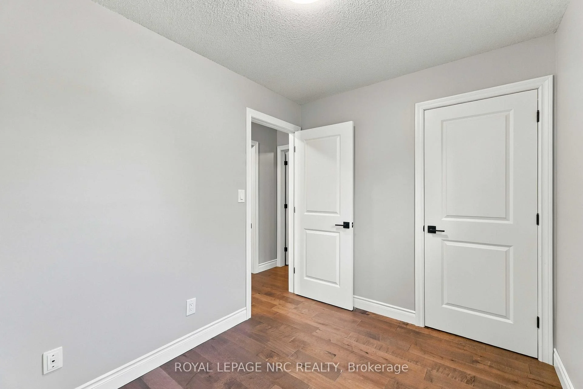 Photo 56 of 7689 Trackview Street, Niagara Falls, Ascot — HOMEH
