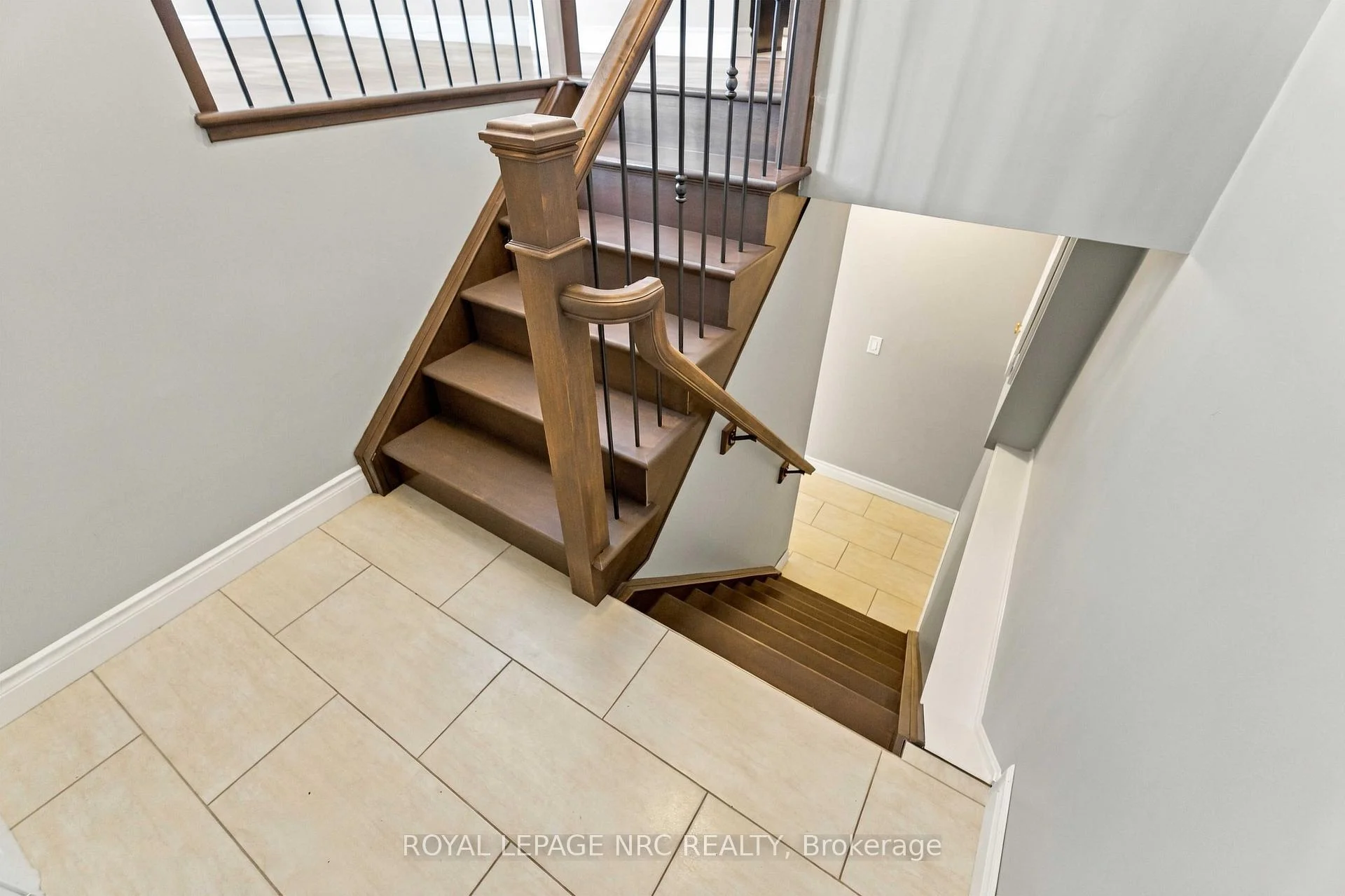 Photo 58 of 7689 Trackview Street, Niagara Falls, Ascot — HOMEH