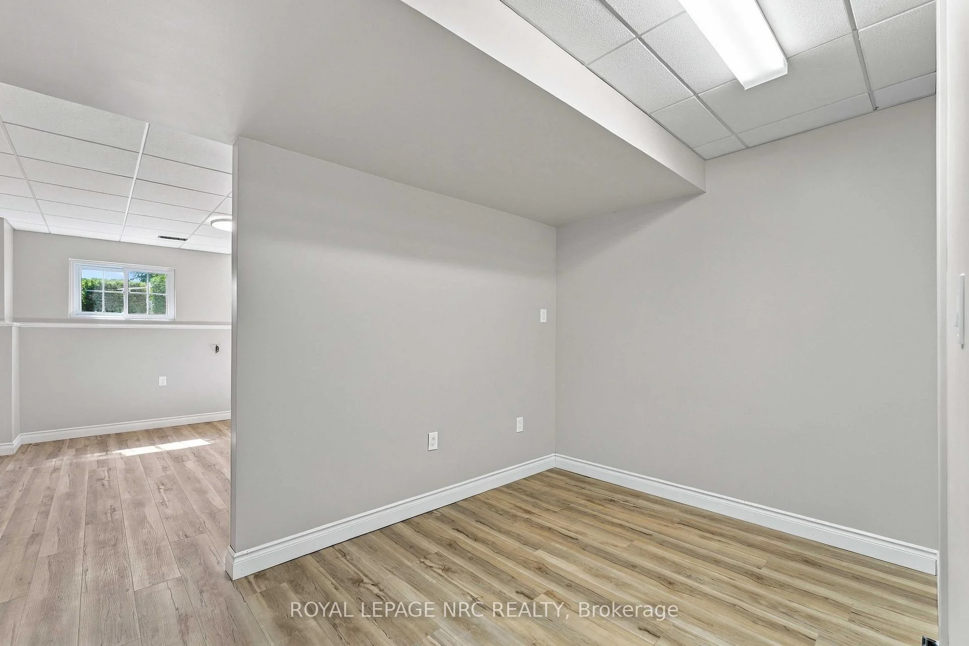 Photo 68 of 7689 Trackview Street, Niagara Falls, Ascot — HOMEH