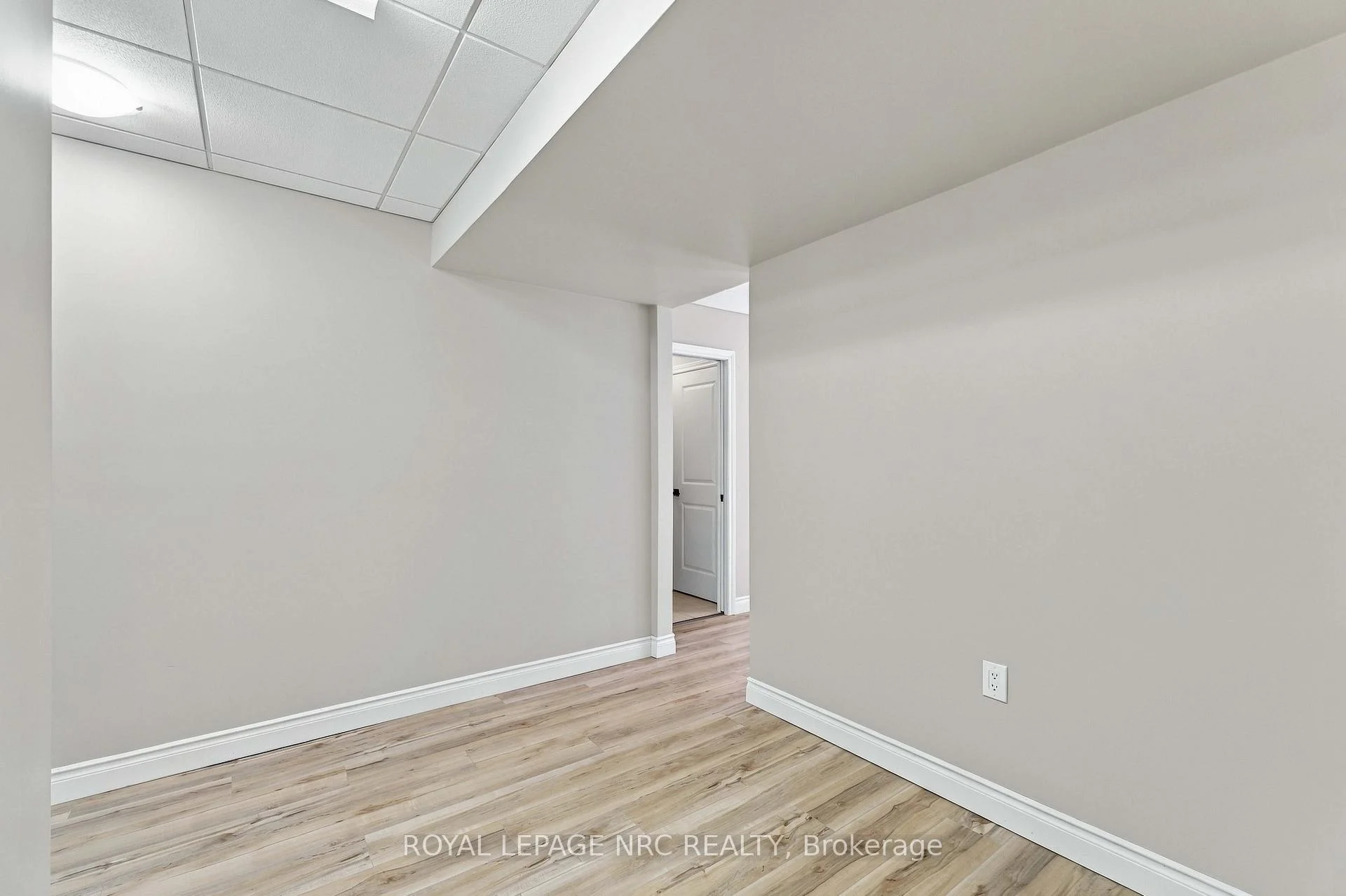 Photo 70 of 7689 Trackview Street, Niagara Falls, Ascot — HOMEH