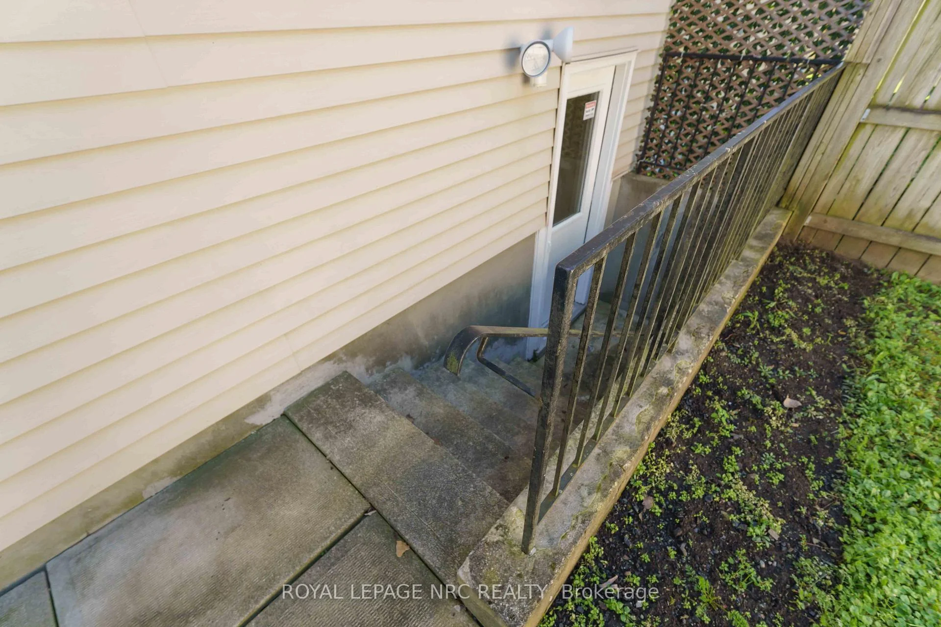 Photo 97 of 7689 Trackview Street, Niagara Falls, Ascot — HOMEH