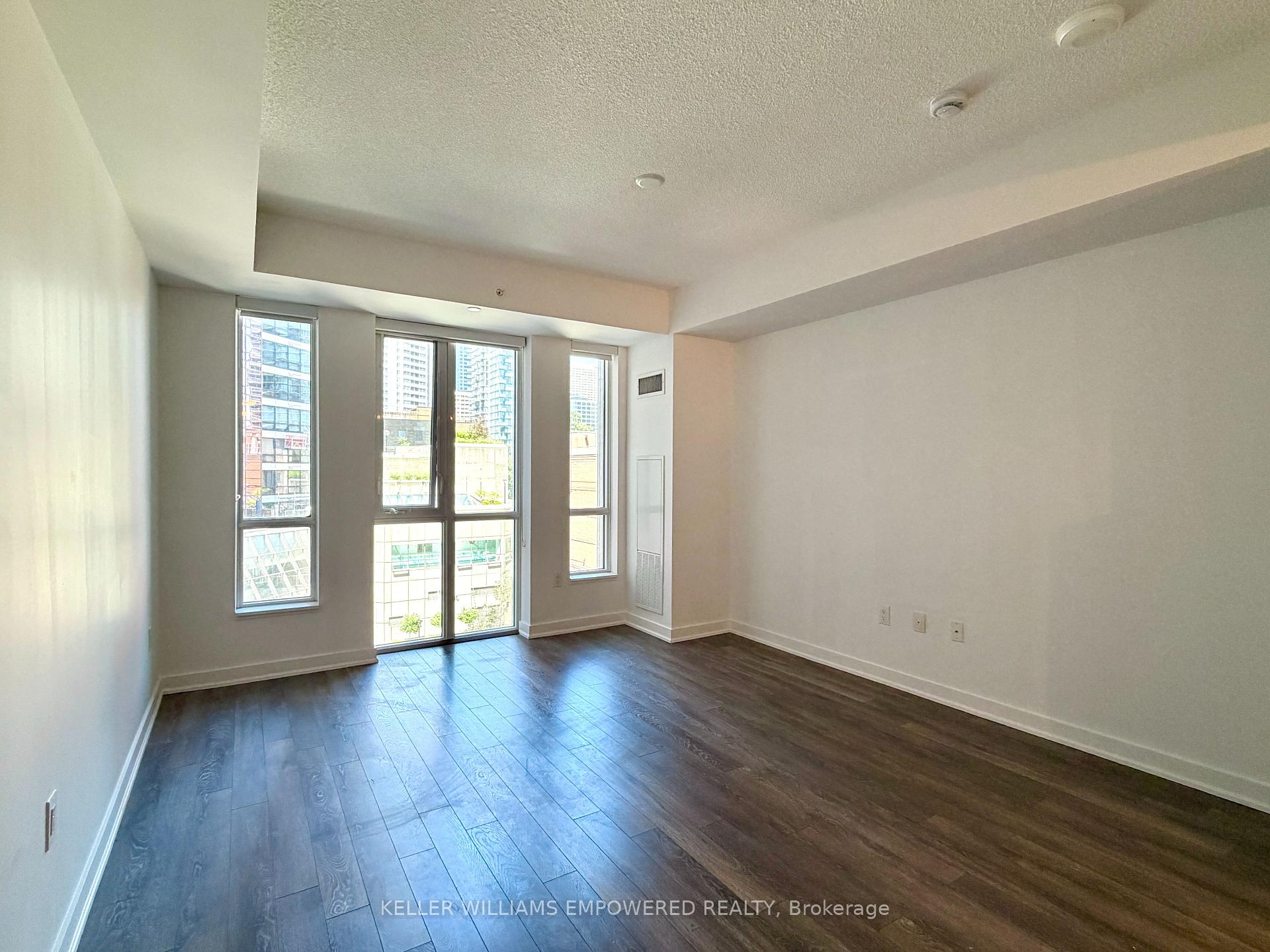 Photo 4 of Unit R509, 31 Phipps Street, Toronto, Bay Street Corridor — HOMEH