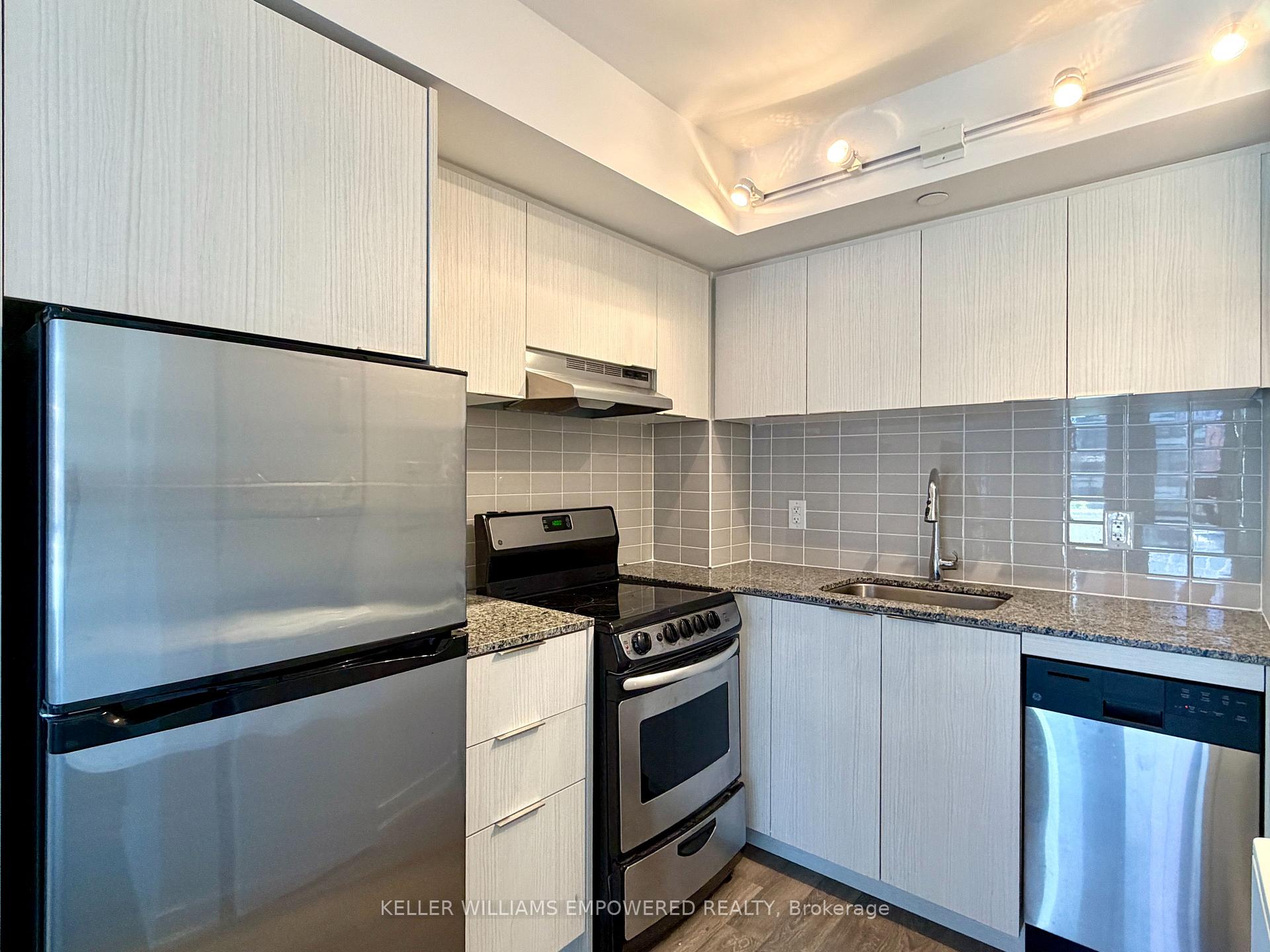 Photo 7 of Unit R509, 31 Phipps Street, Toronto, Bay Street Corridor — HOMEH