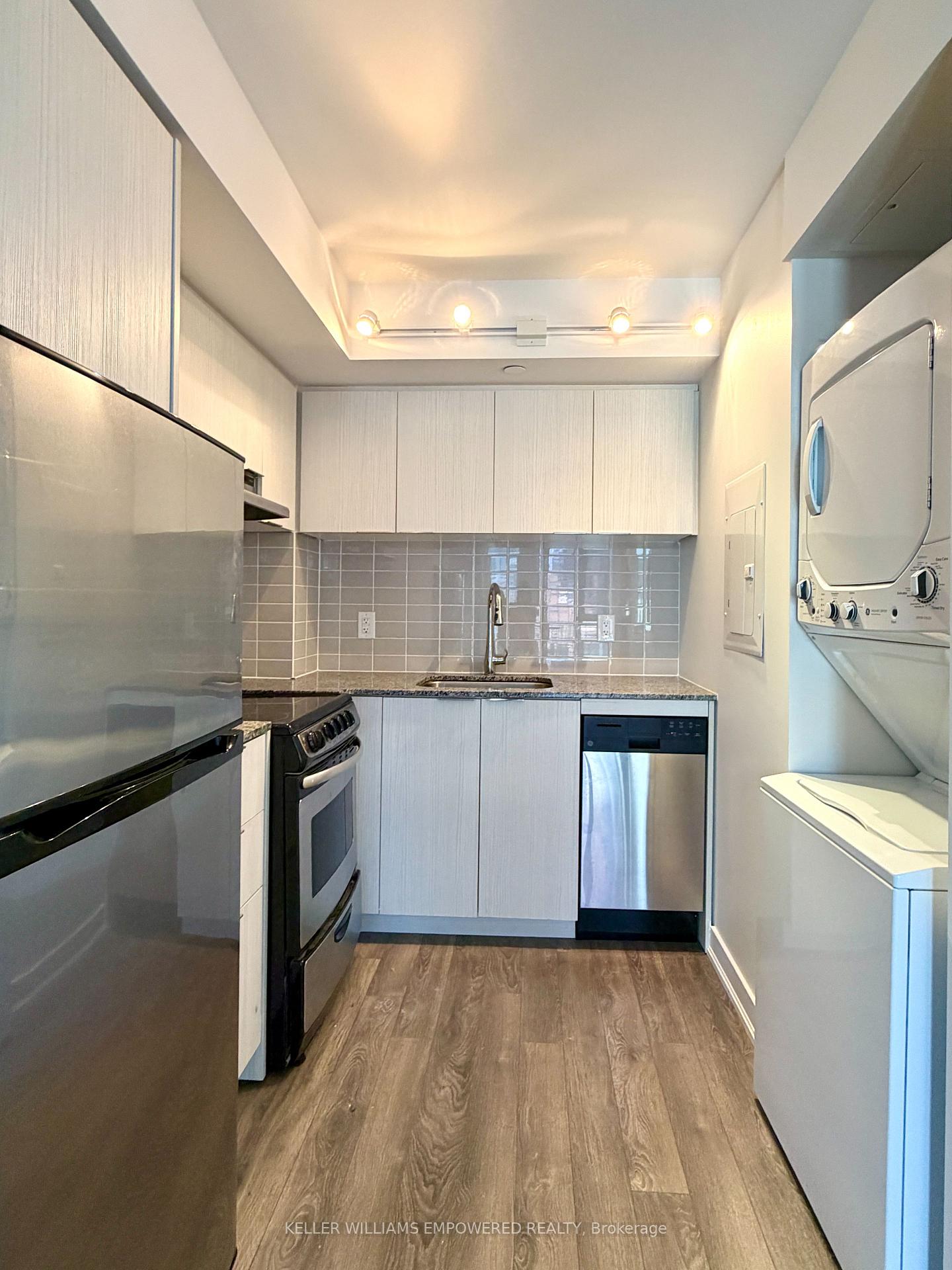Photo 8 of Unit R509, 31 Phipps Street, Toronto, Bay Street Corridor — HOMEH