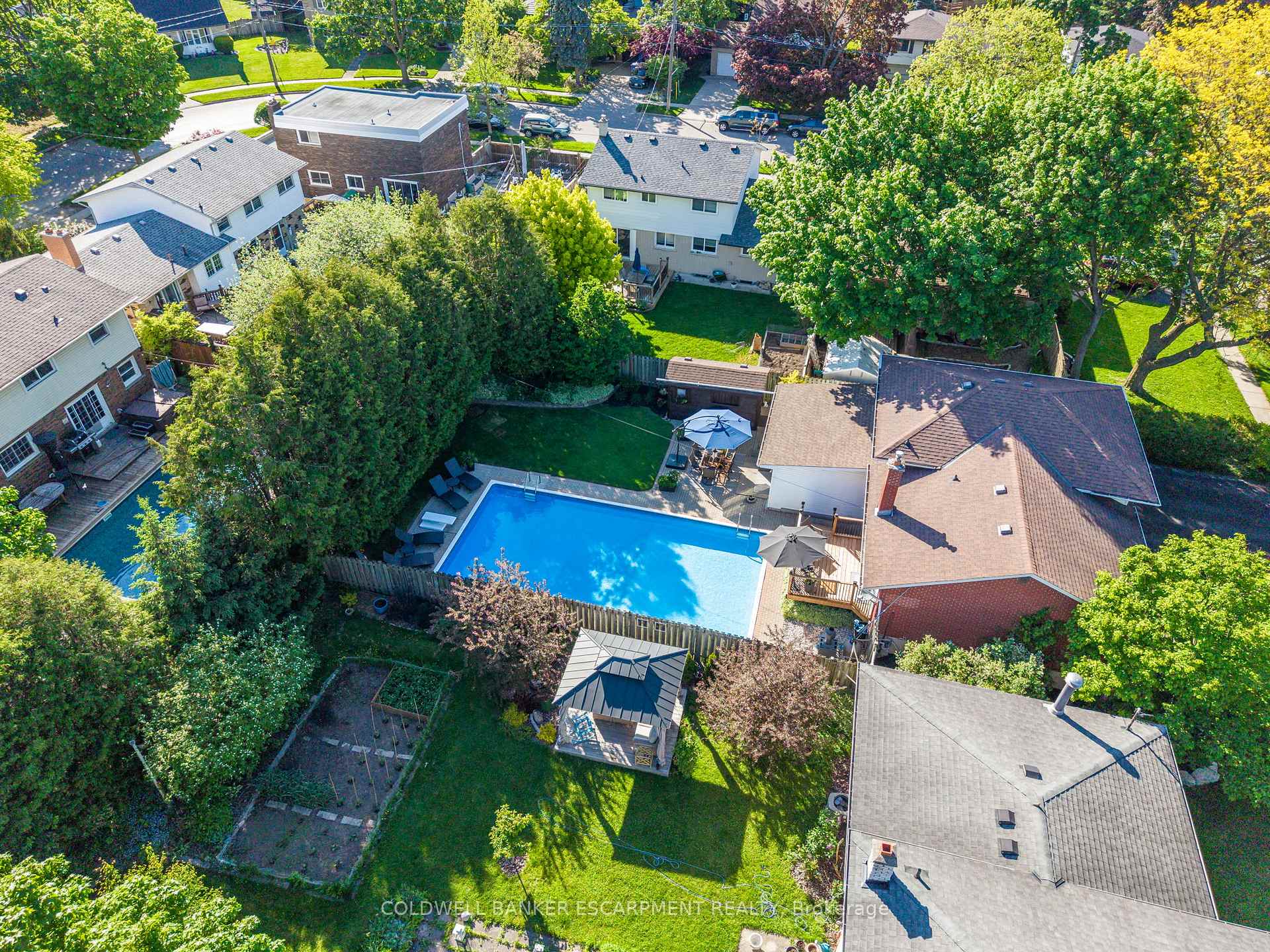 Photo 2 of 40 Strathmere Place, Guelph, Riverside Park — HOMEH