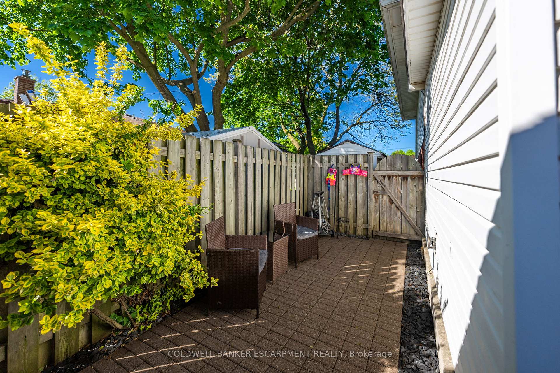 Photo 12 of 40 Strathmere Place, Guelph, Riverside Park — HOMEH