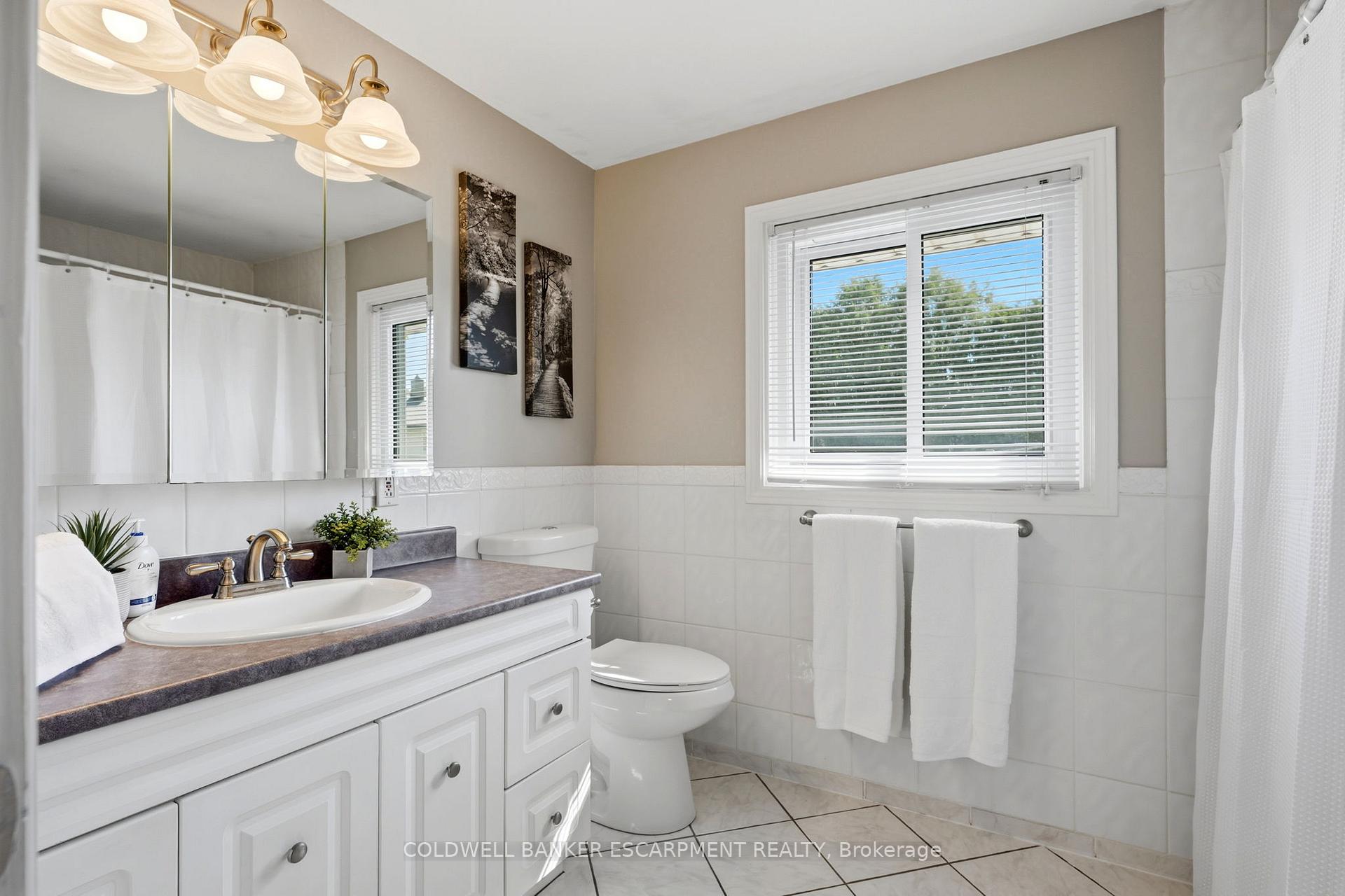 Photo 17 of 40 Strathmere Place, Guelph, Riverside Park — HOMEH