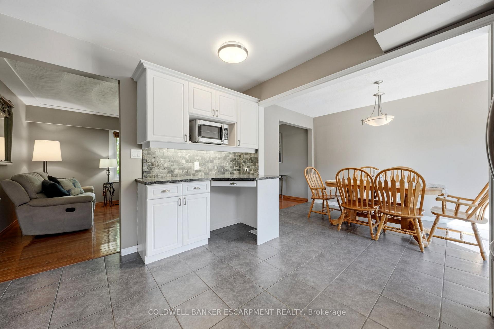 Photo 21 of 40 Strathmere Place, Guelph, Riverside Park — HOMEH