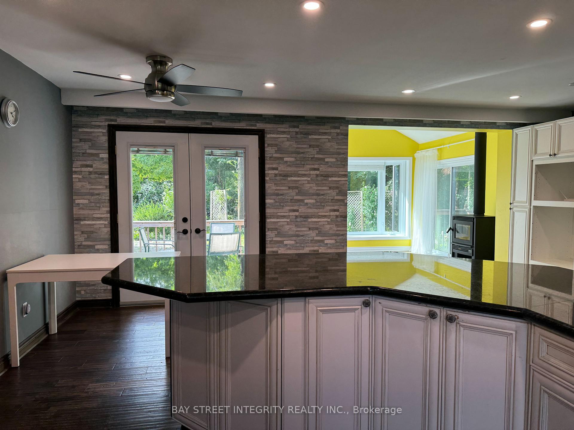 Photo 10 of 1339 Pinegrove Road, Oakville, West — HOMEH