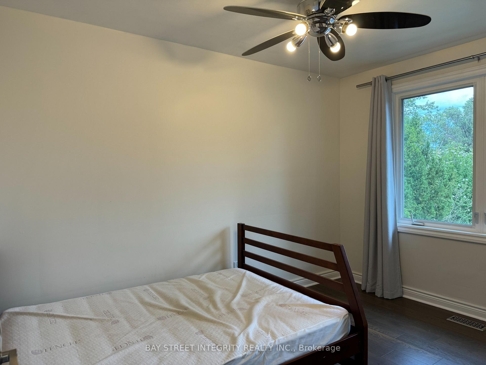Photo 18 of 1339 Pinegrove Road, Oakville, West — HOMEH