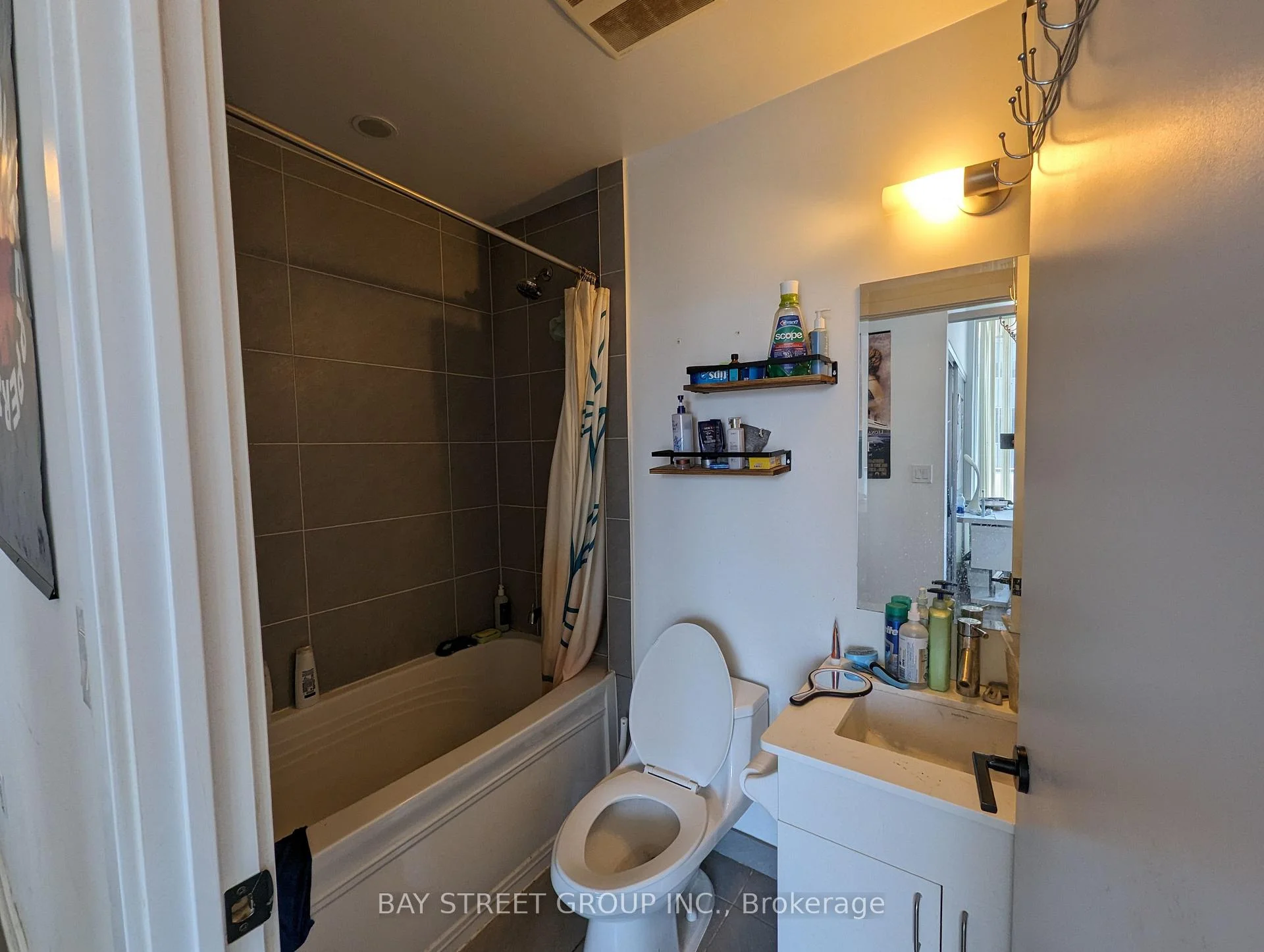 Photo 9 of Unit 2708, 426 University Avenue, Toronto, University — HOMEH