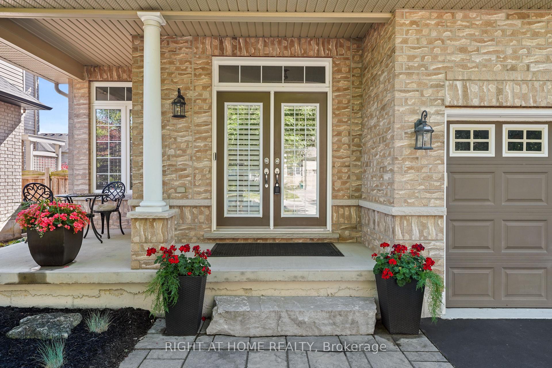Photo 4 of 87 Newcombe Road N, Hamilton, Dundas — HOMEH