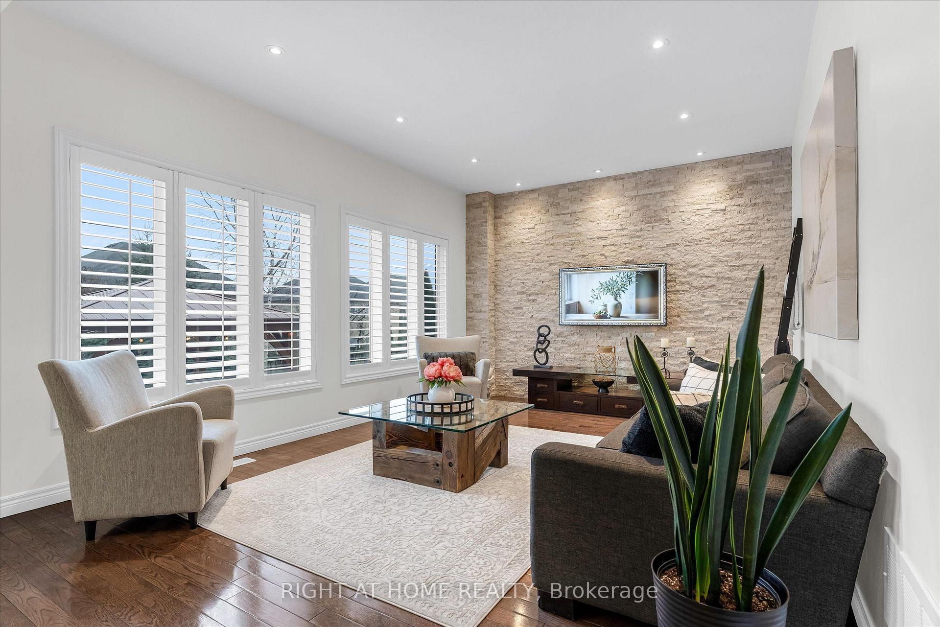 Photo 8 of 87 Newcombe Road N, Hamilton, Dundas — HOMEH