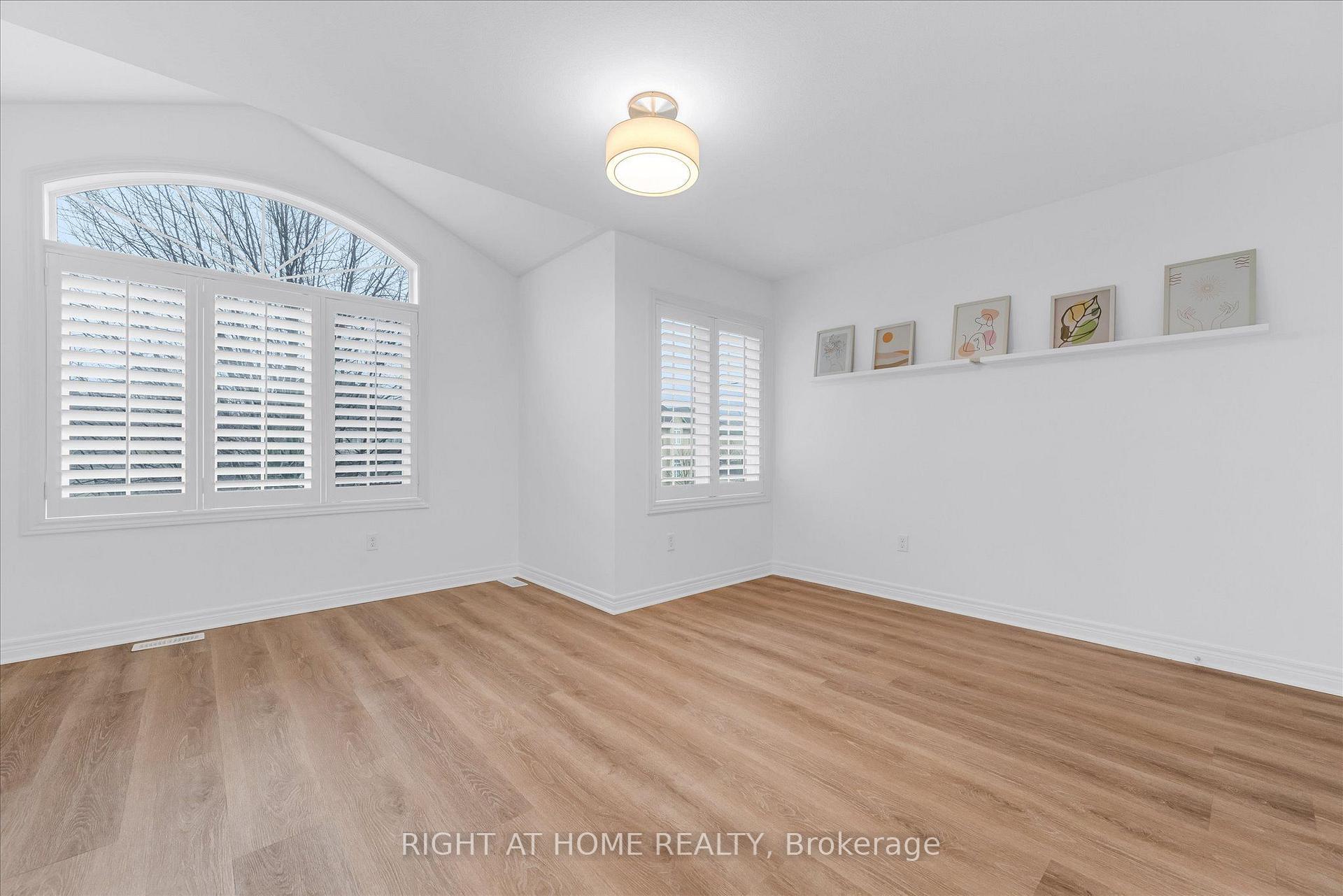 Photo 19 of 87 Newcombe Road N, Hamilton, Dundas — HOMEH