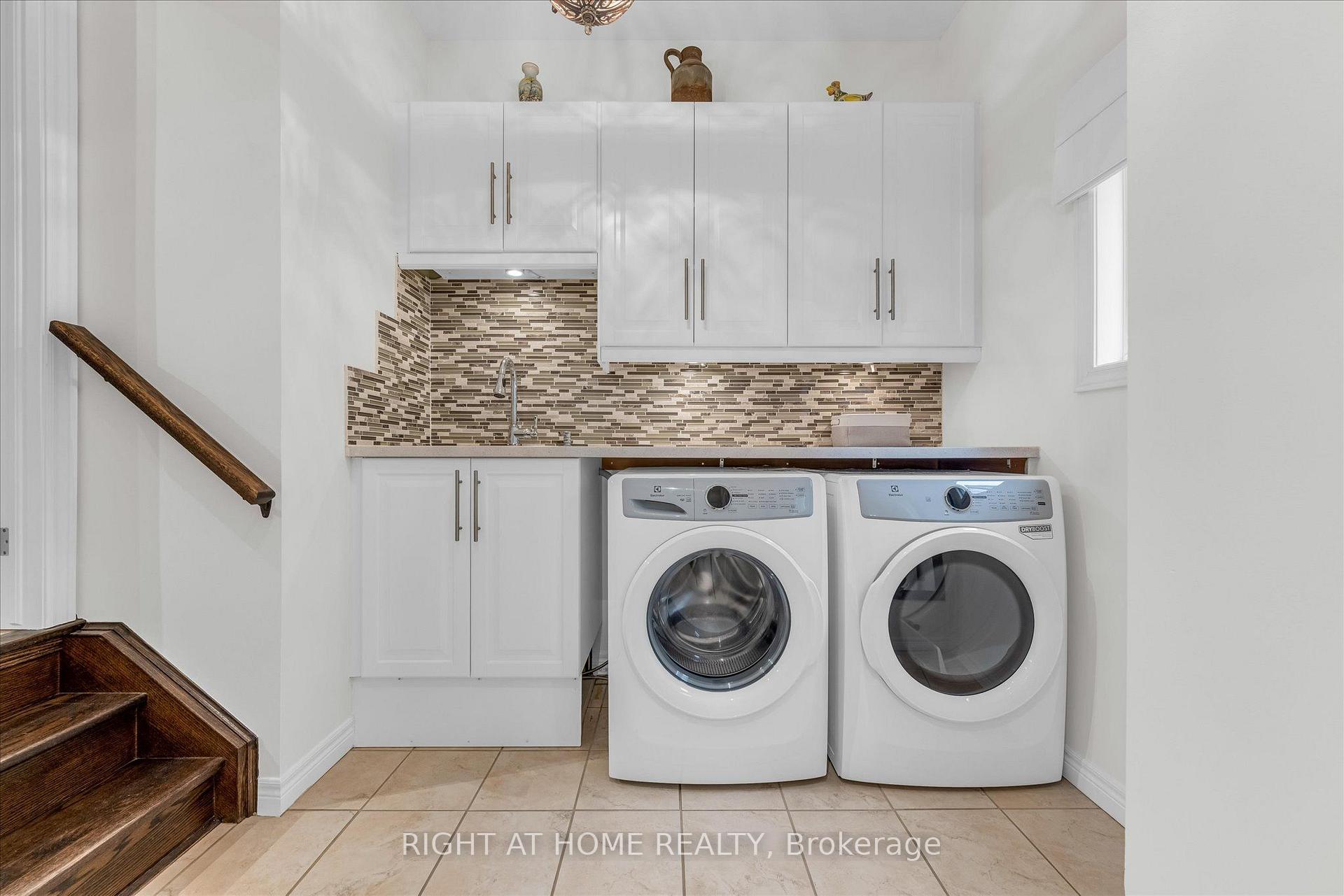 Photo 23 of 87 Newcombe Road N, Hamilton, Dundas — HOMEH