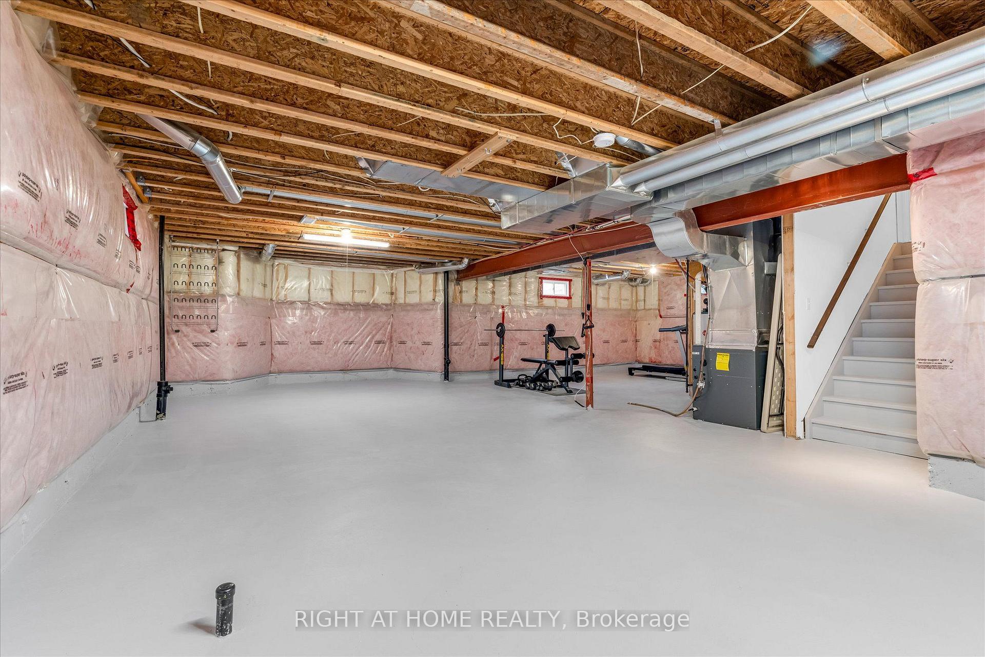Photo 25 of 87 Newcombe Road N, Hamilton, Dundas — HOMEH