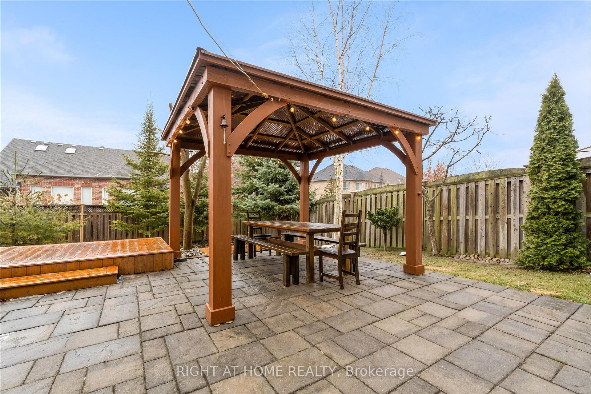 Photo 28 of 87 Newcombe Road N, Hamilton, Dundas — HOMEH