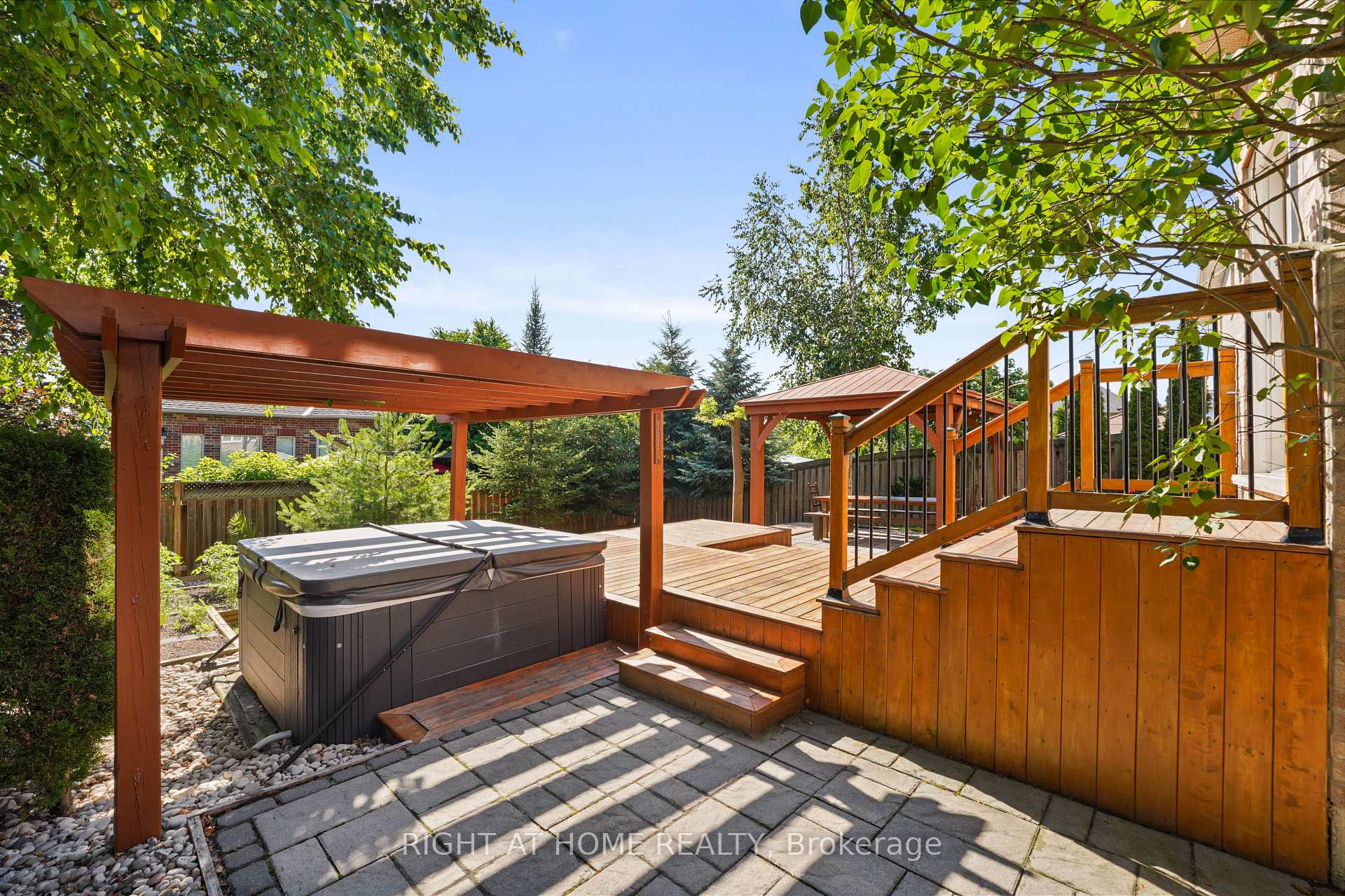 Photo 29 of 87 Newcombe Road N, Hamilton, Dundas — HOMEH