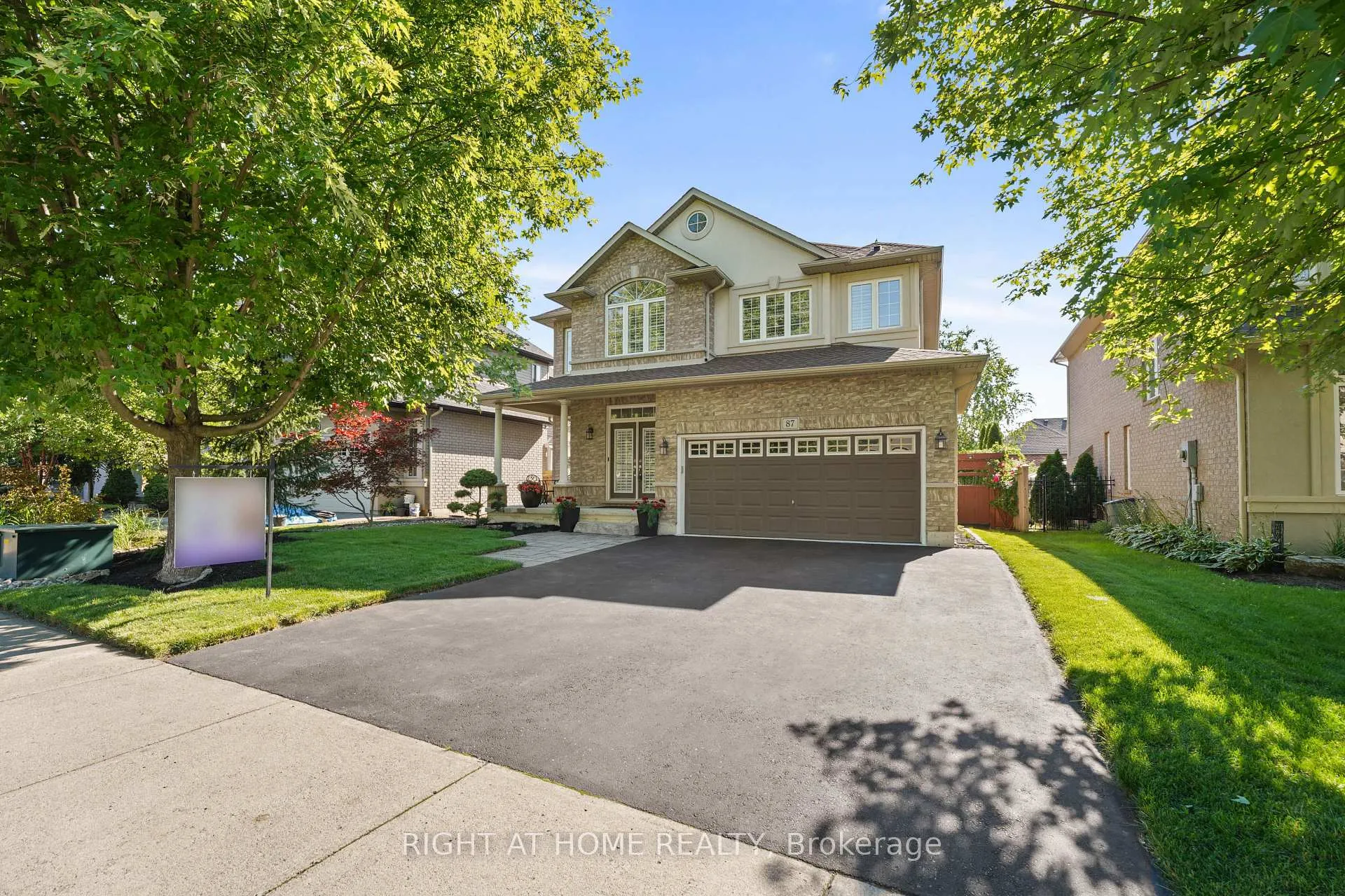 Photo 3 of 87 Newcombe Road N, Hamilton, Dundas — HOMEH