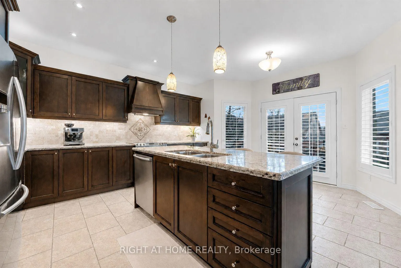 Photo 10 of 87 Newcombe Road N, Hamilton, Dundas — HOMEH