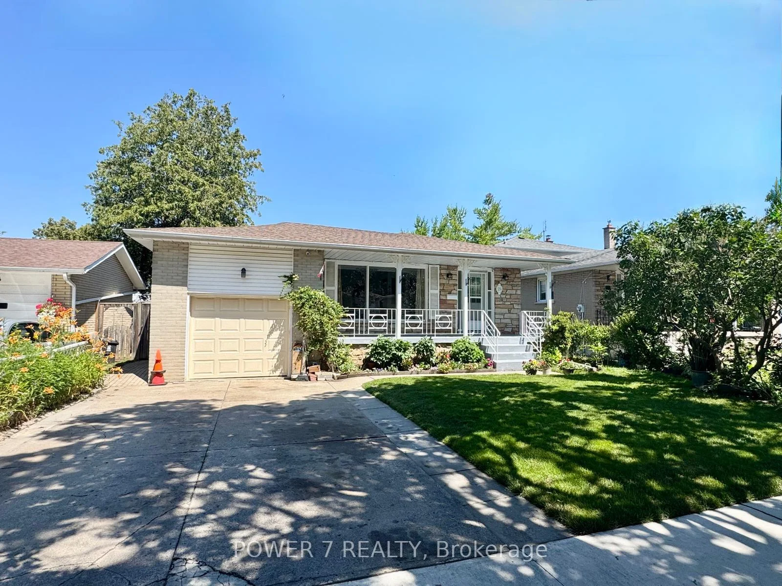 Front of 23 Donnacona Crescent