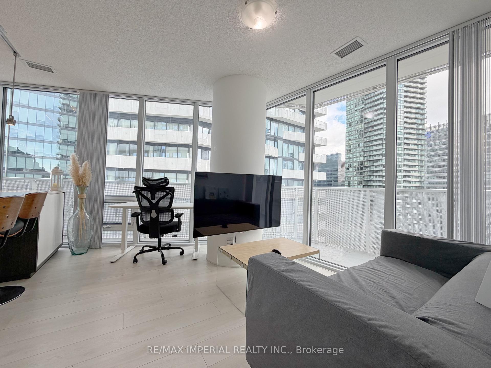 Photo 7 of Unit 2802, 88 Harbour Street, Toronto, Waterfront Communities — HOMEH
