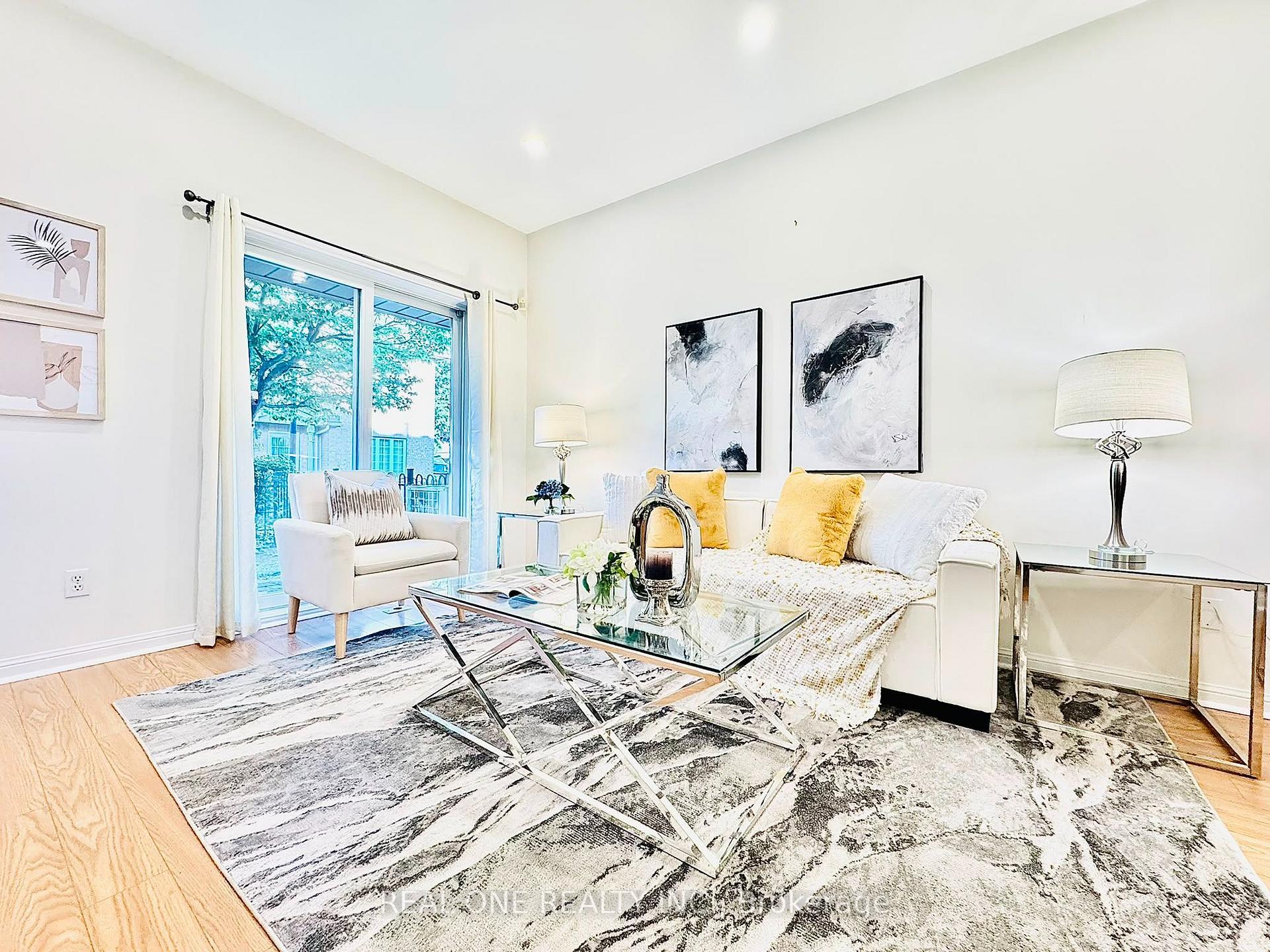 Photo 3 of Unit 6, 12 St Moritz Way, Markham, Unionville — HOMEH