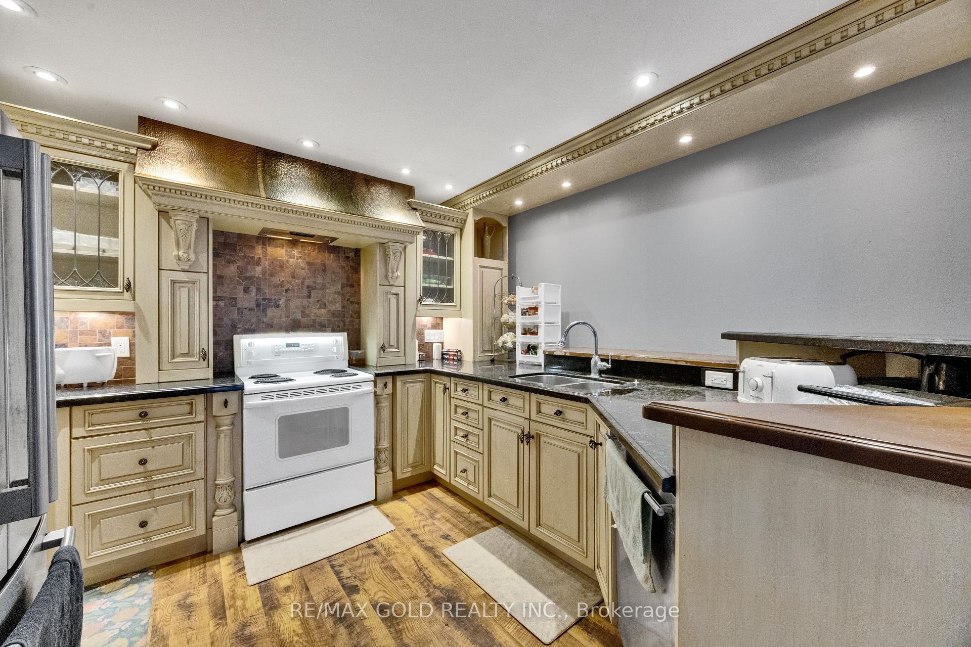 Photo 5 of 191 Franklin Street, Kitchener — HOMEH