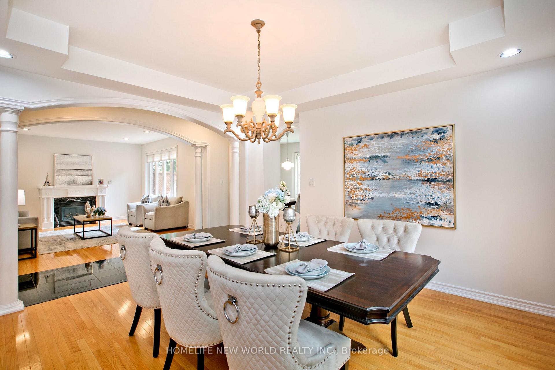 Photo 2 of 39 Green Meadows Circle, North York, Don Valley Village — HOMEH